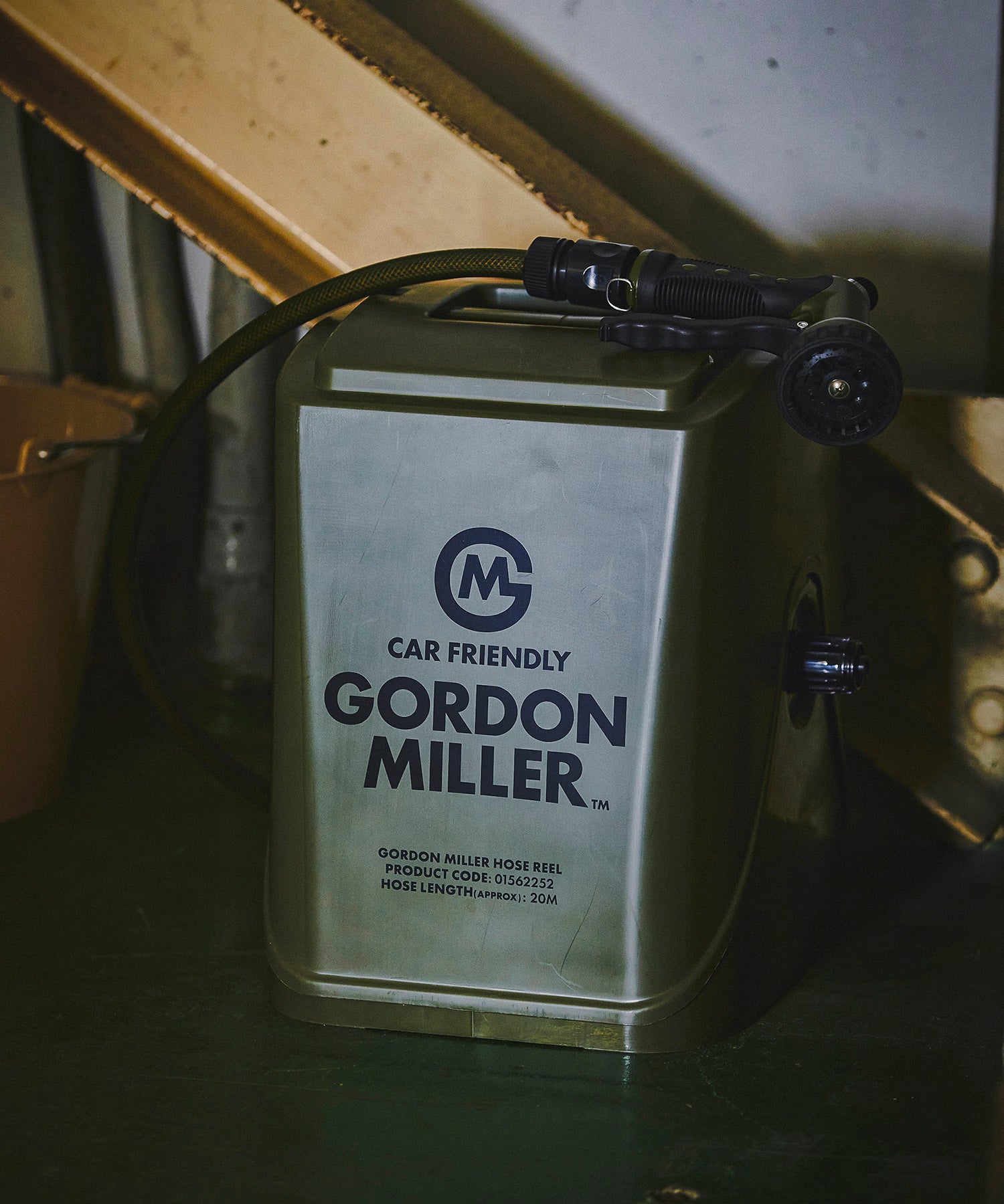 おしゃれ おすすめ 洗車用品 フルカバー ホースリール 20M オートバックス