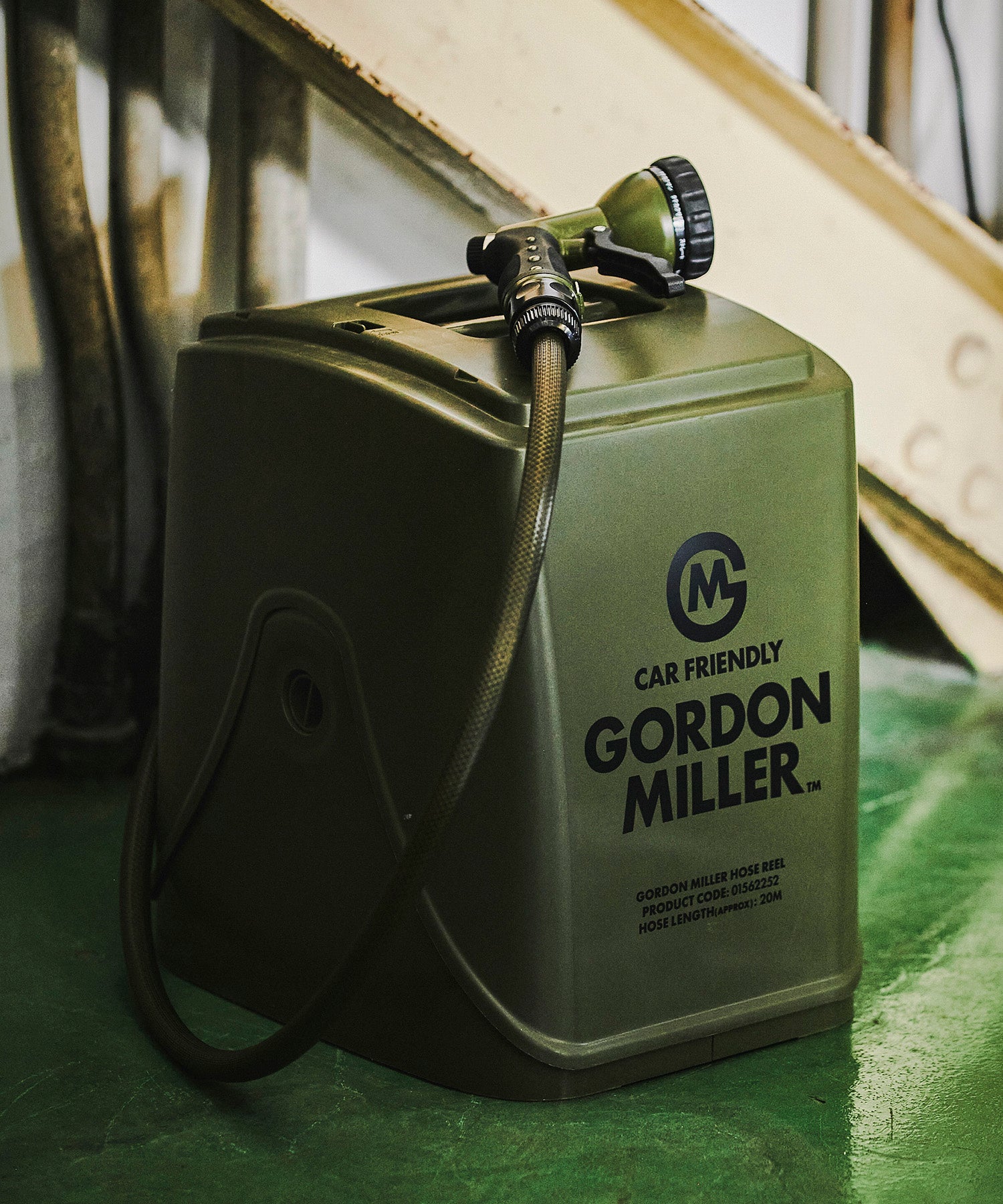 おしゃれ おすすめ 洗車用品 フルカバー ホースリール 20M オートバックス