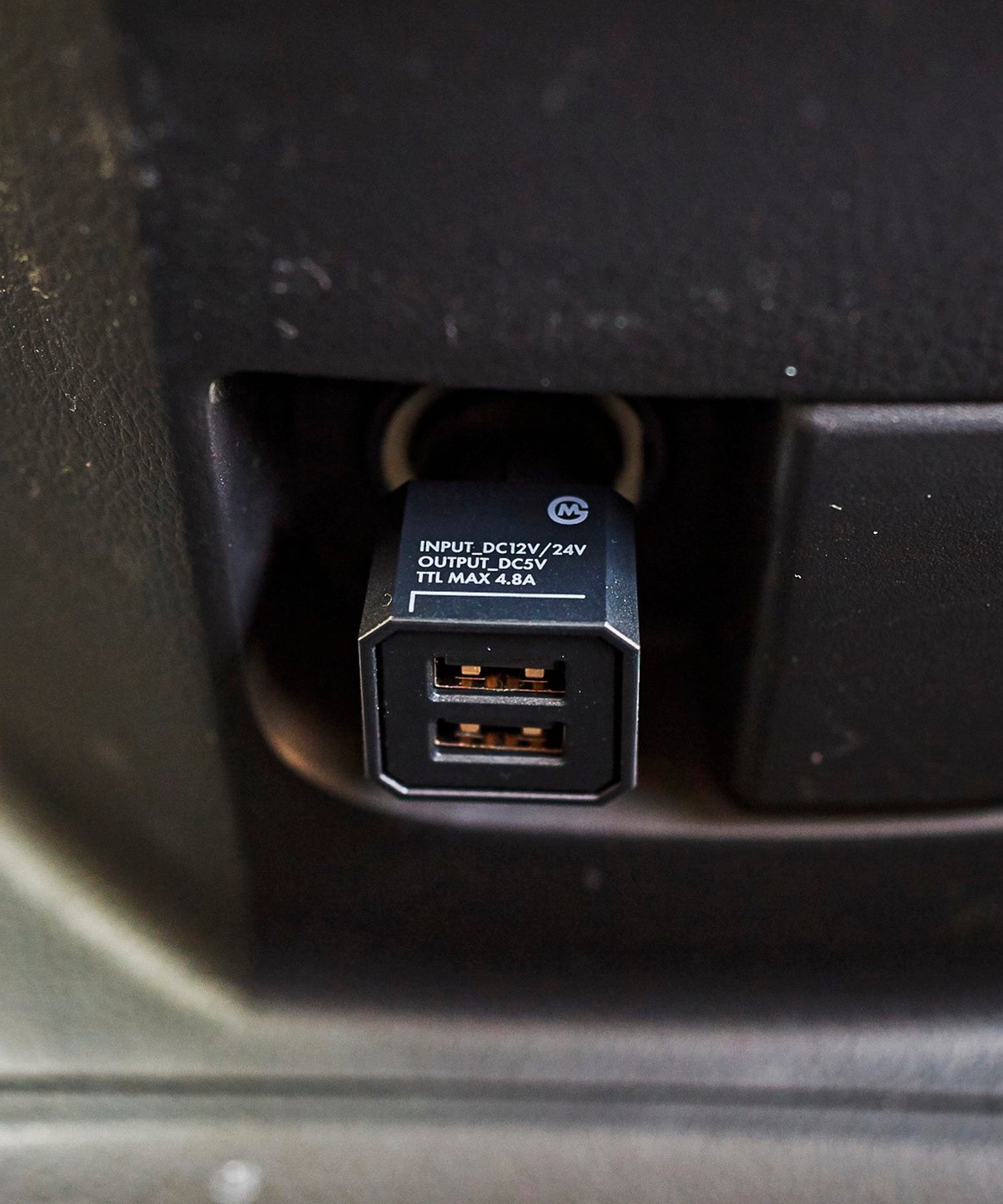 おしゃれ おすすめ カー用品 2ポート USBソケット 便利グッズ シガーソケット用