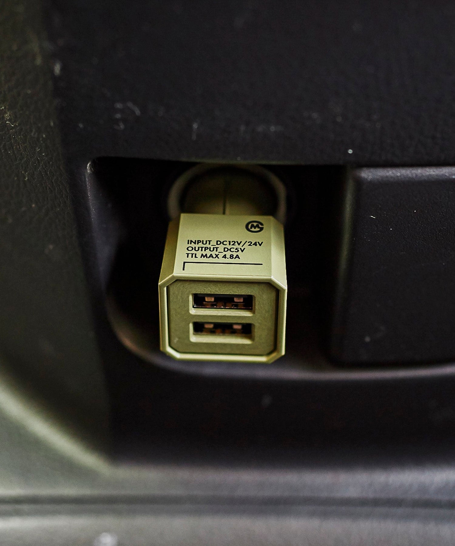 おしゃれ おすすめ カー用品 2ポート USBソケット 便利グッズ シガーソケット用