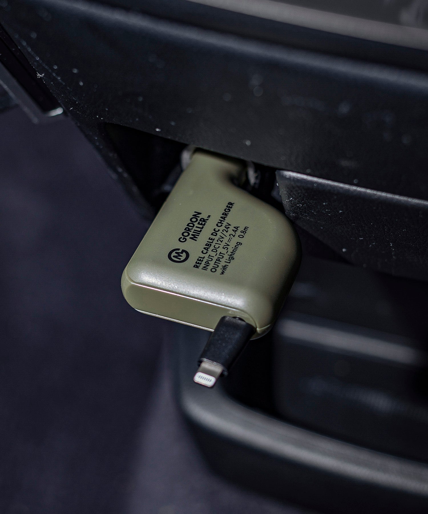 おしゃれ おすすめ カー用品 ライトニング 巻取り型 充電器 便利グッズ シガーソケット用