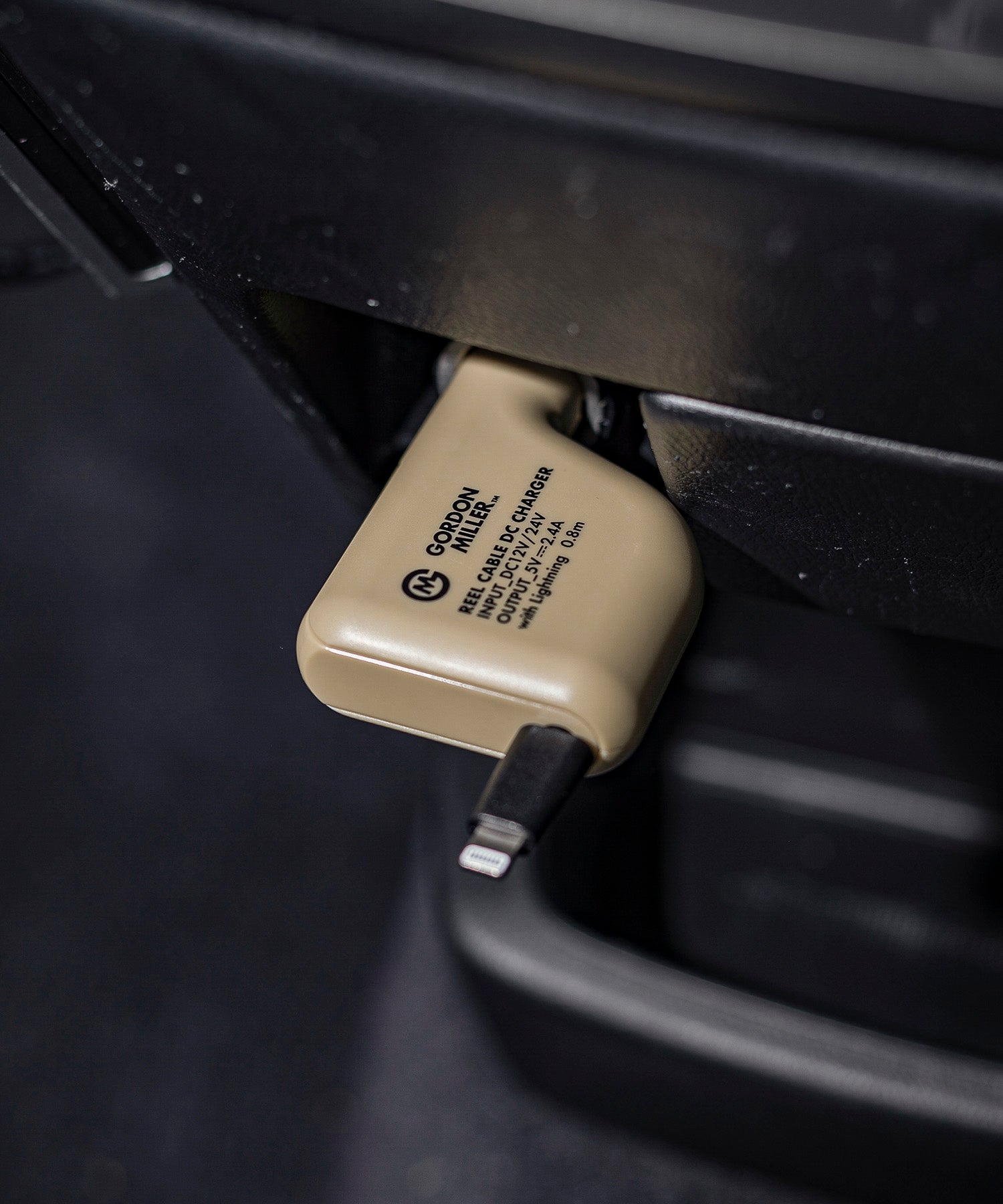 おしゃれ おすすめ カー用品 ライトニング 巻取り型 充電器 便利グッズ シガーソケット用