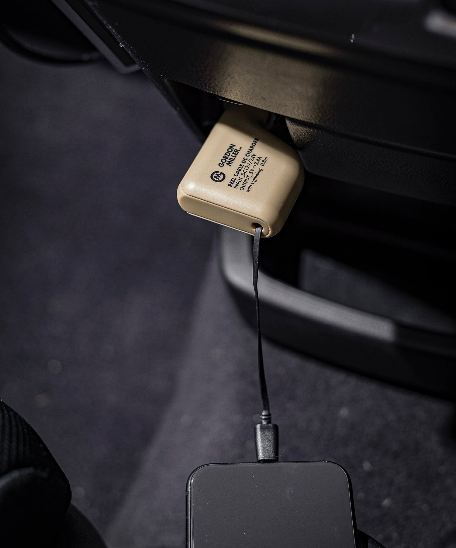 おしゃれ おすすめ カー用品 ライトニング 巻取り型 充電器 便利グッズ シガーソケット用