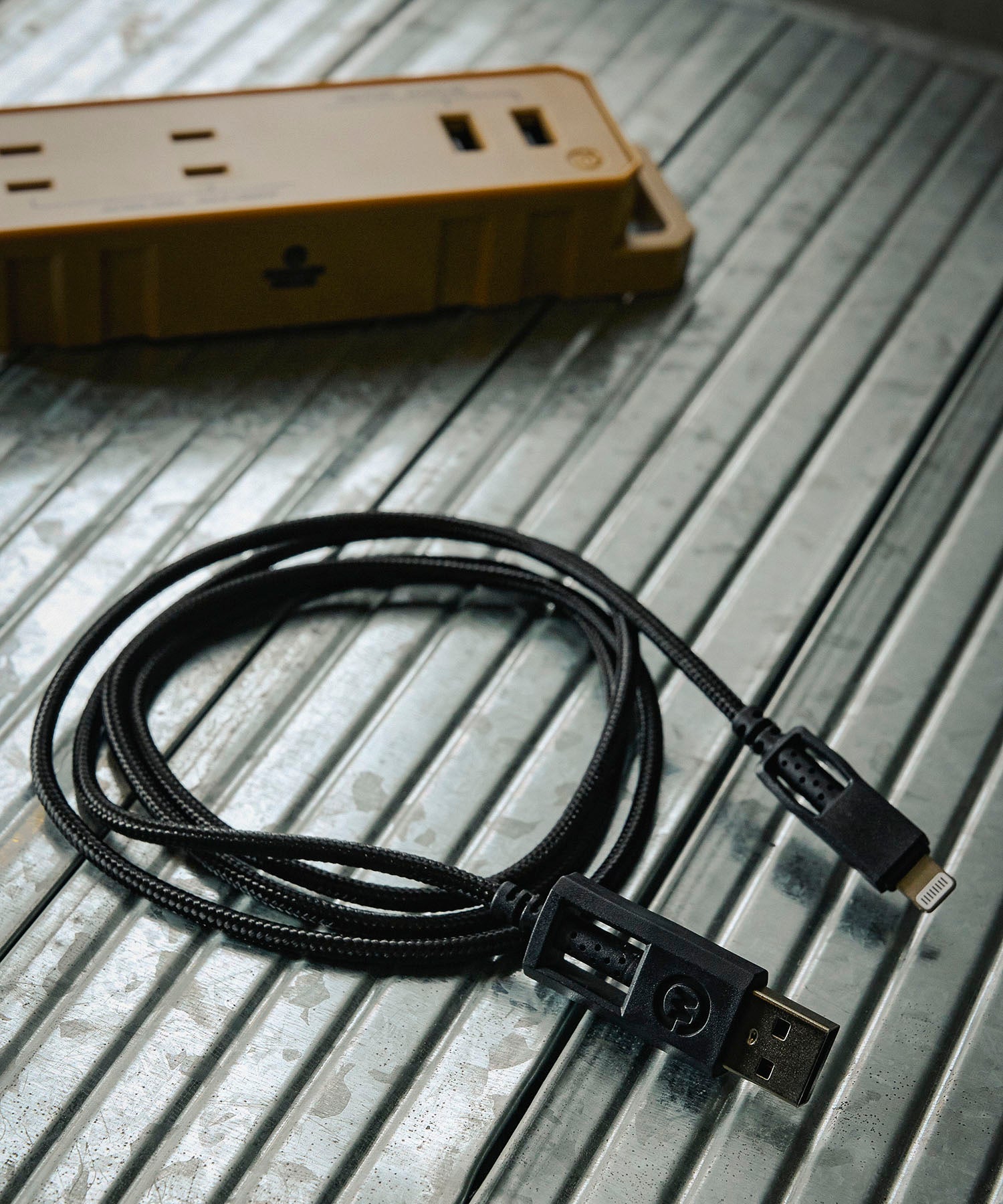 おしゃれ おすすめ カー用品 USBケーブル タイプA ライトニング 充電器 便利グッズ