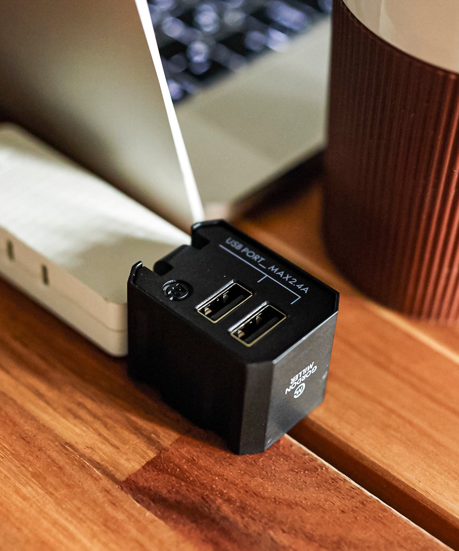 おしゃれ おすすめ カー用品 USBポート 2ポート コンパクト 充電器 便利グッズ
