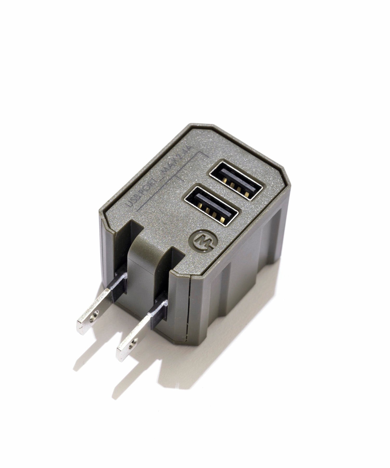 おしゃれ おすすめ カー用品 USBポート 2ポート コンパクト 充電器 便利グッズ