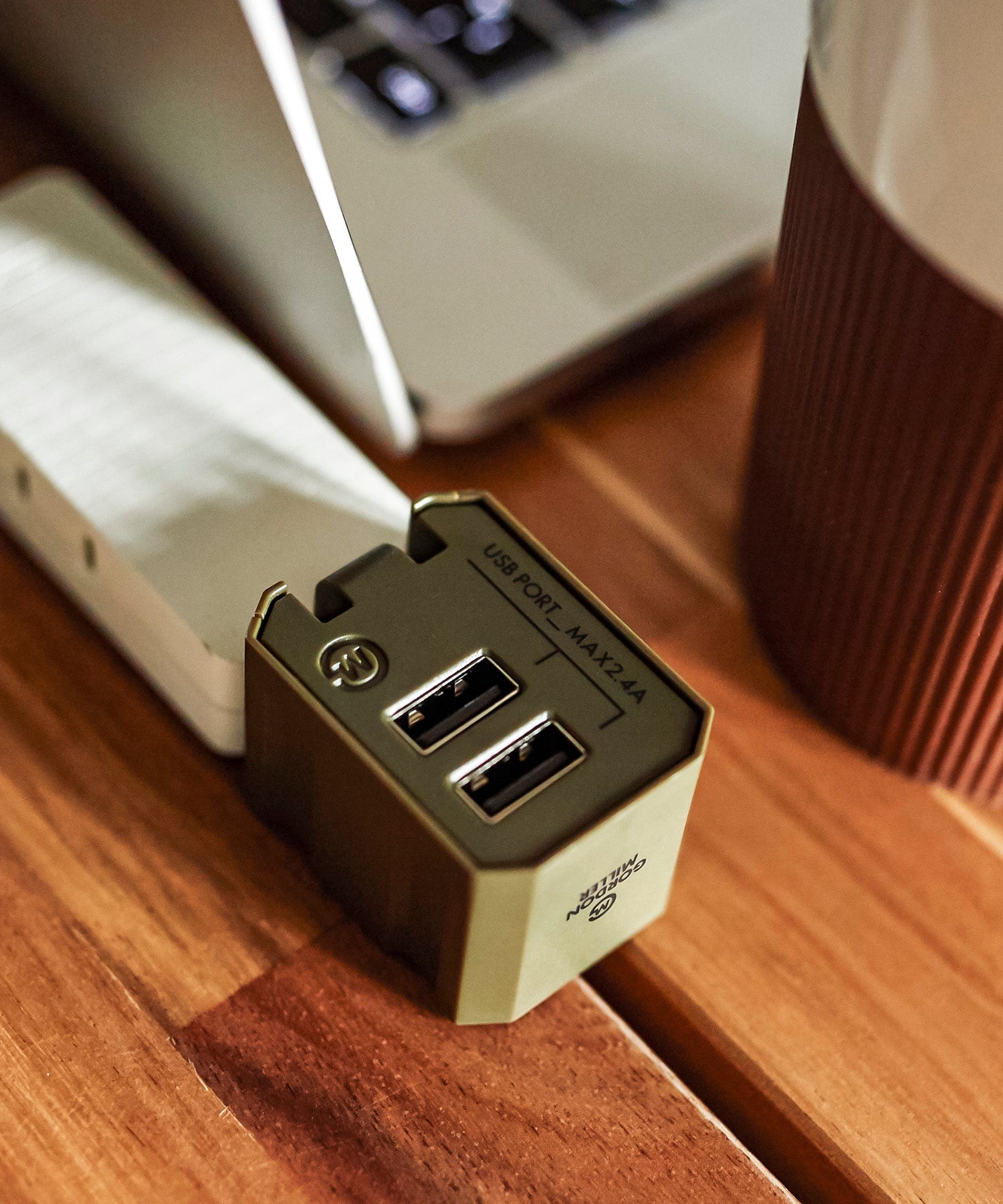 おしゃれ おすすめ カー用品 USBポート 2ポート コンパクト 充電器 便利グッズ