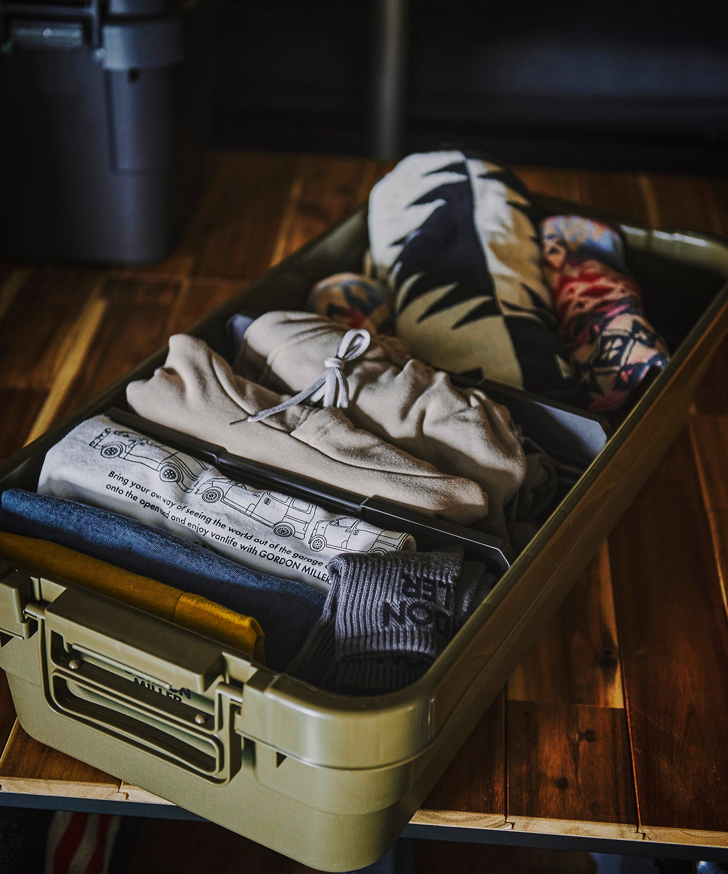 おしゃれ おすすめ 積み重ね可能 座れる フタ付き 収納ボックス スタッキング トランクカーゴ