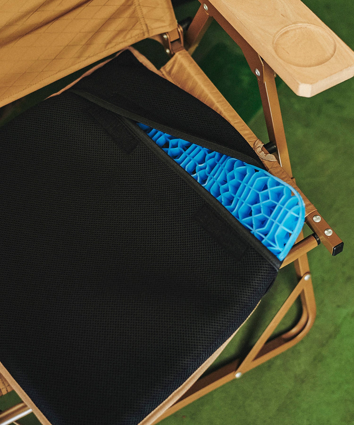 おしゃれ おすすめ カー用品 コーデュラ ジェルシートクッション 汎用 便利グッズ