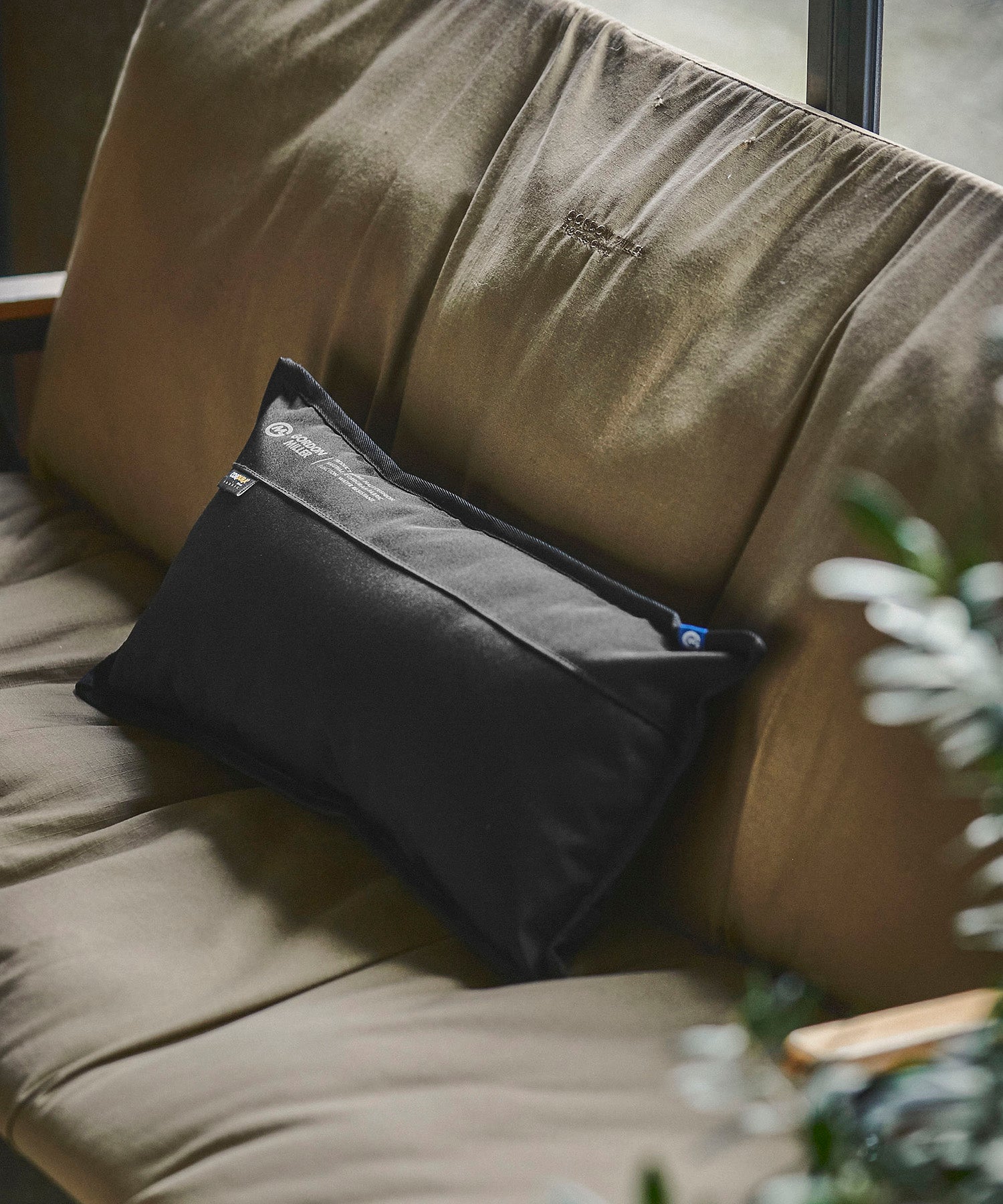 おしゃれ おすすめ カー用品 コーデュラ ハーフ クッション 汎用 便利グッズ