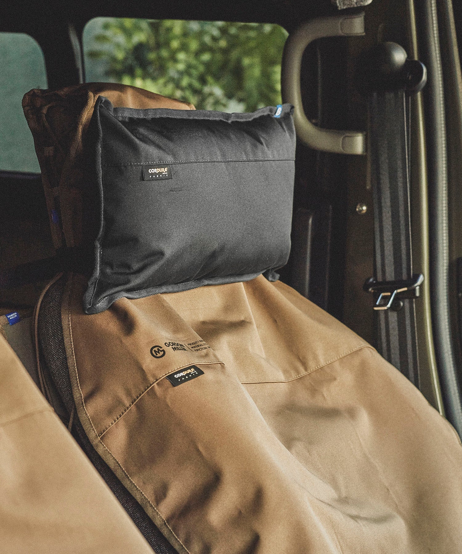 おしゃれ おすすめ カー用品 コーデュラ ハーフ クッション 汎用 便利グッズ