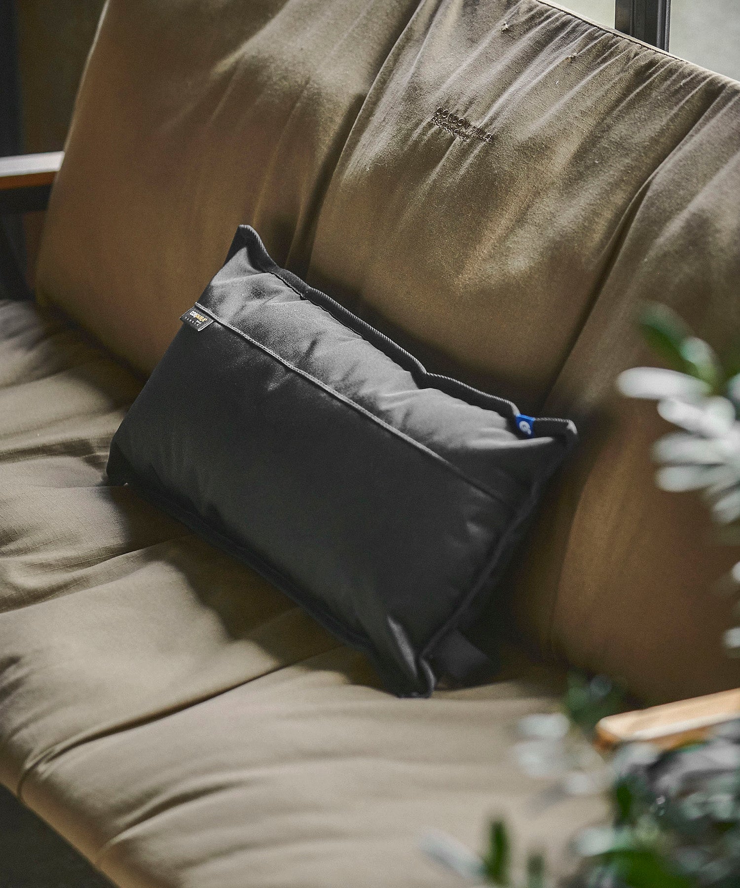 おしゃれ おすすめ カー用品 コーデュラ ハーフ クッション 汎用 便利グッズ