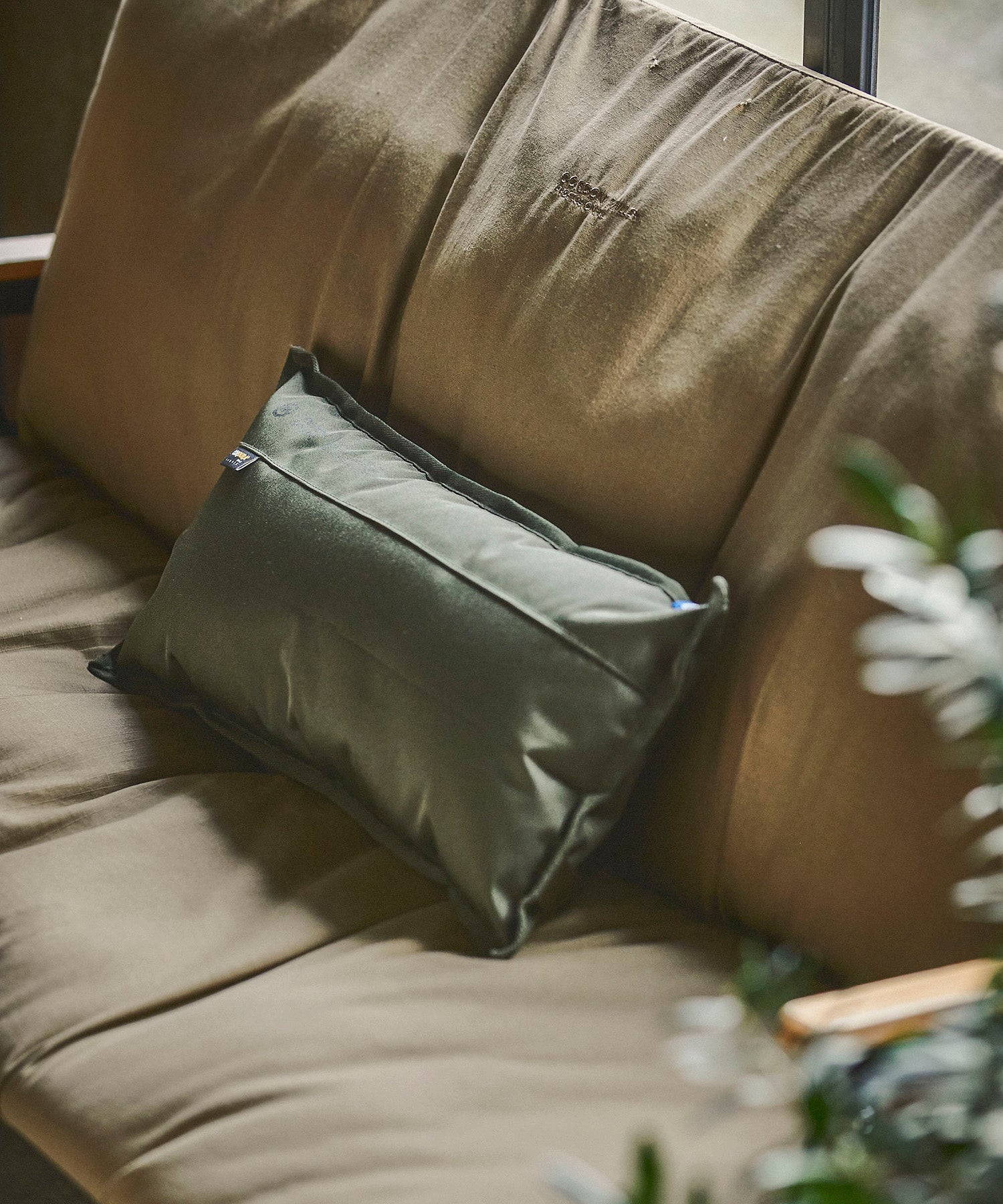 おしゃれ おすすめ カー用品 コーデュラ ハーフ クッション 汎用 便利グッズ