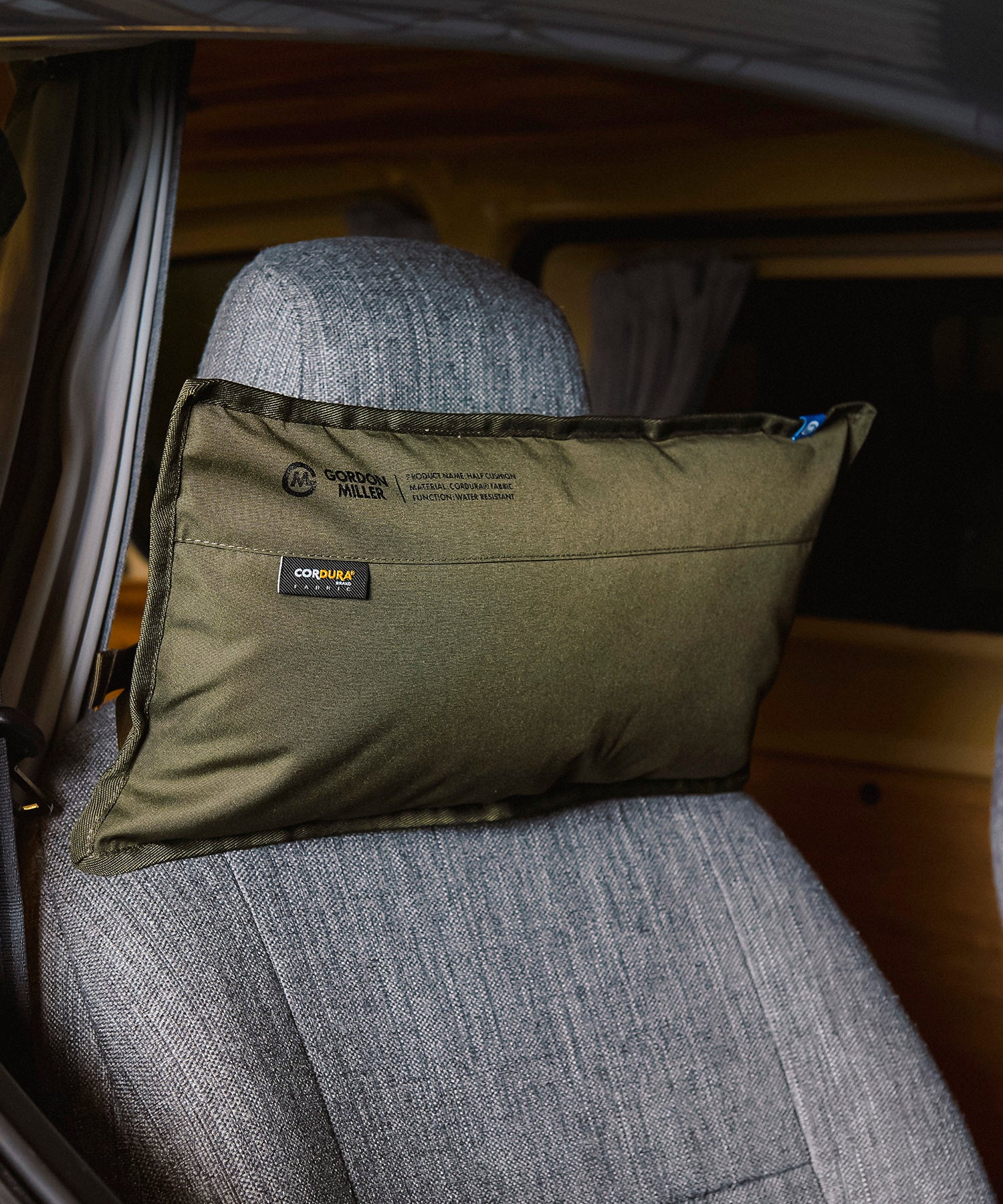 おしゃれ おすすめ カー用品 コーデュラ ハーフ クッション 汎用 便利グッズ