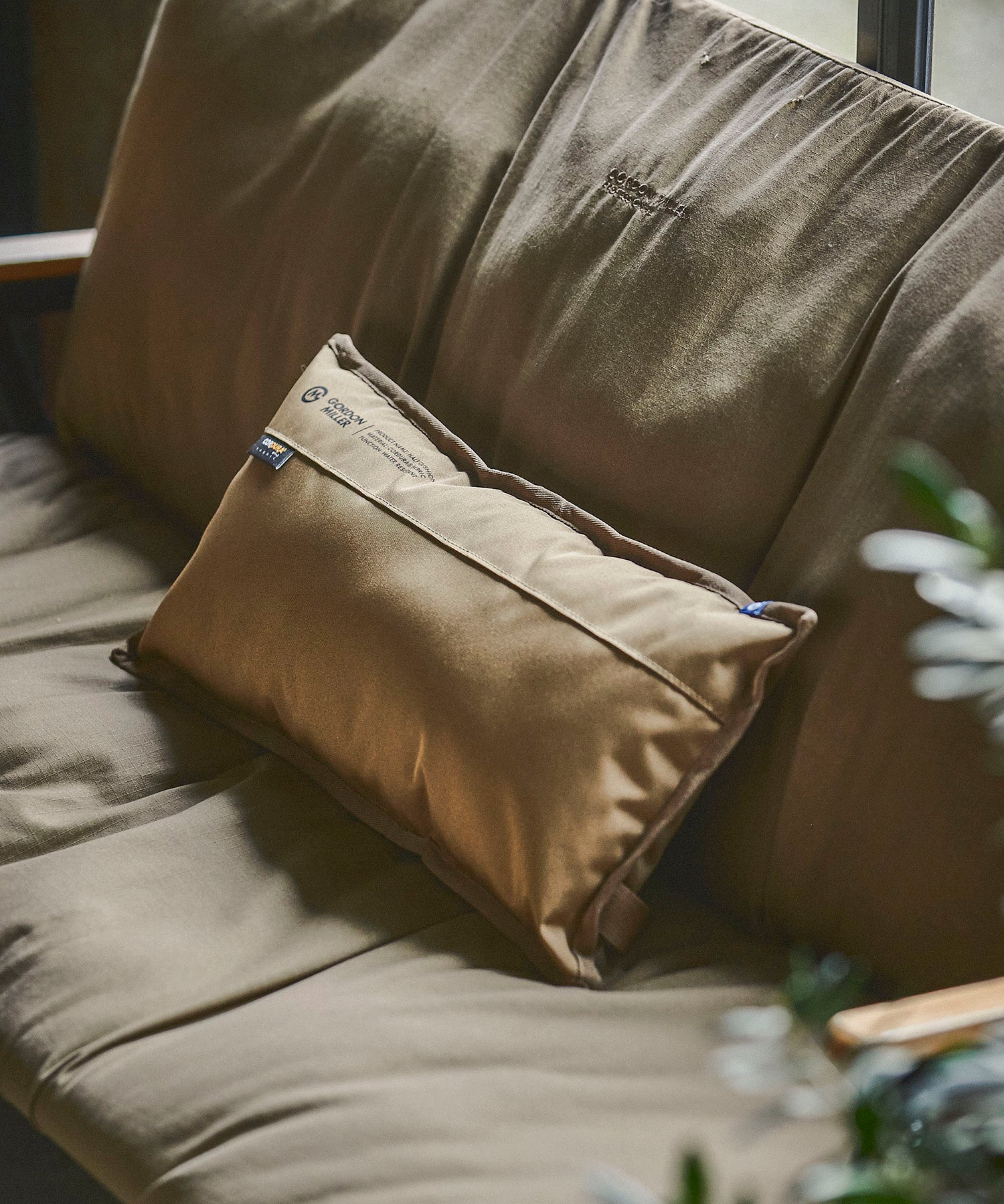 おしゃれ おすすめ カー用品 コーデュラ ハーフ クッション 汎用 便利グッズ