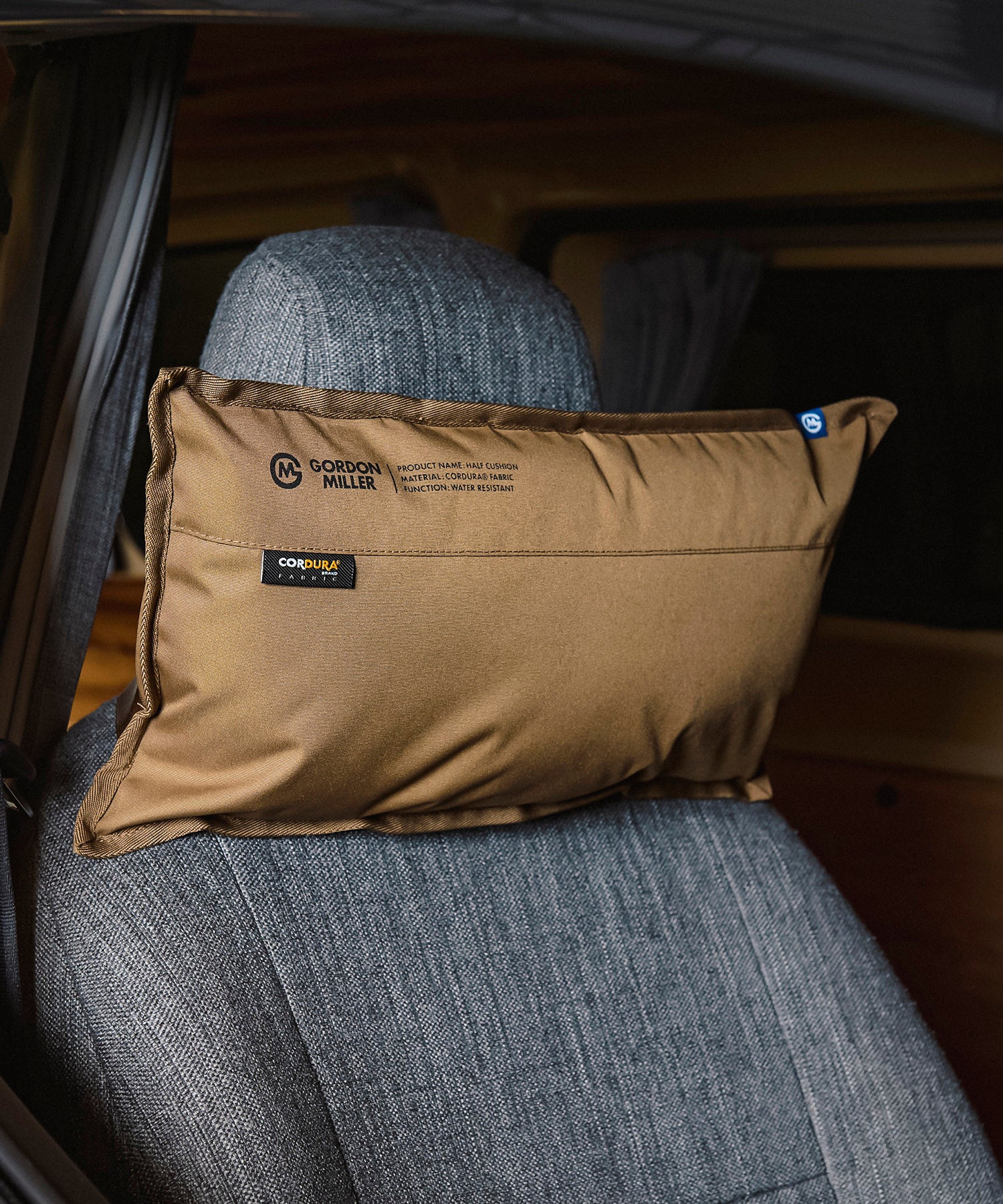 おしゃれ おすすめ カー用品 コーデュラ ハーフ クッション 汎用 便利グッズ