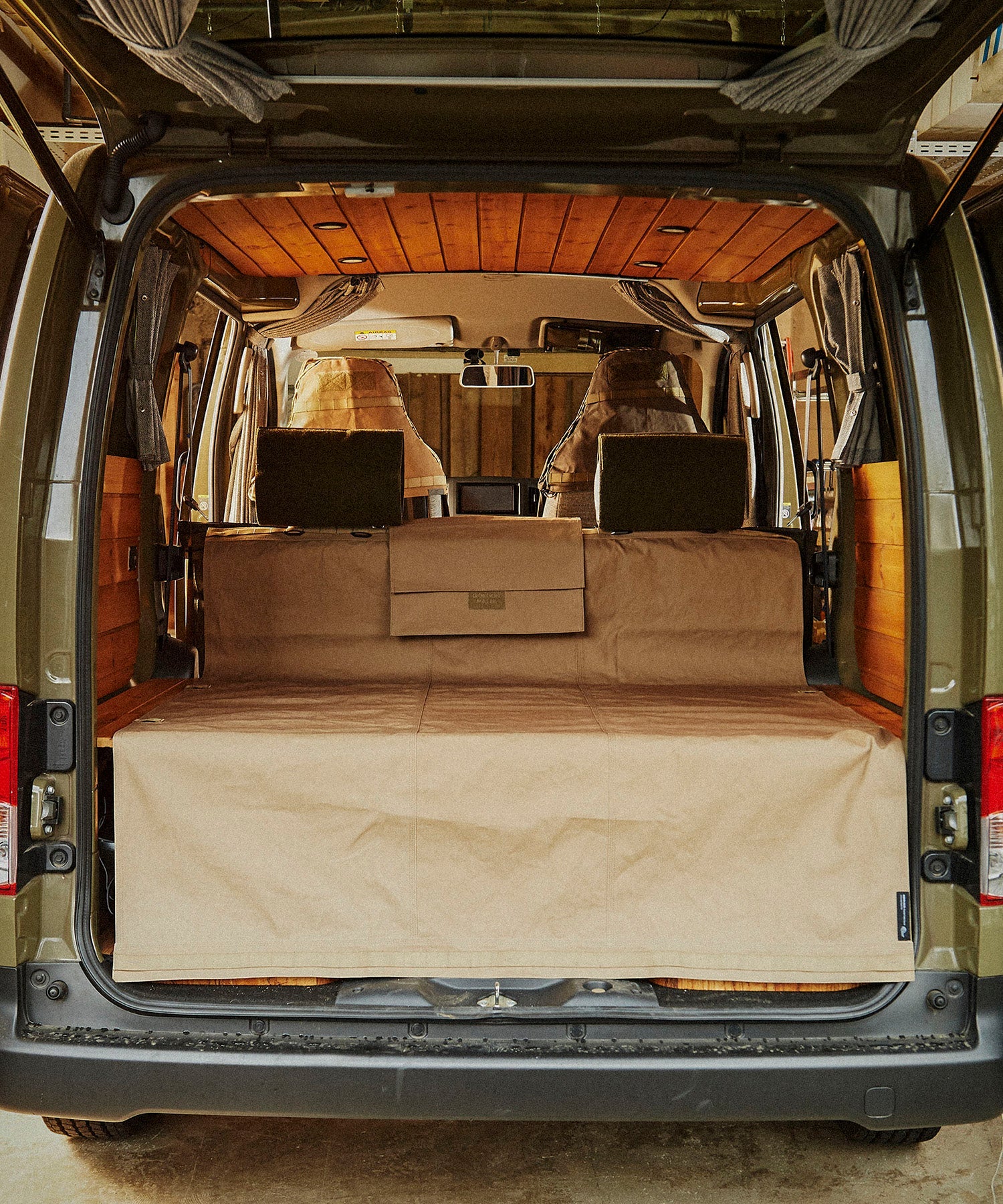 おしゃれ おすすめ カー用品 車 かけるだけ キャンバス 防水 汎用 ラゲッジシート