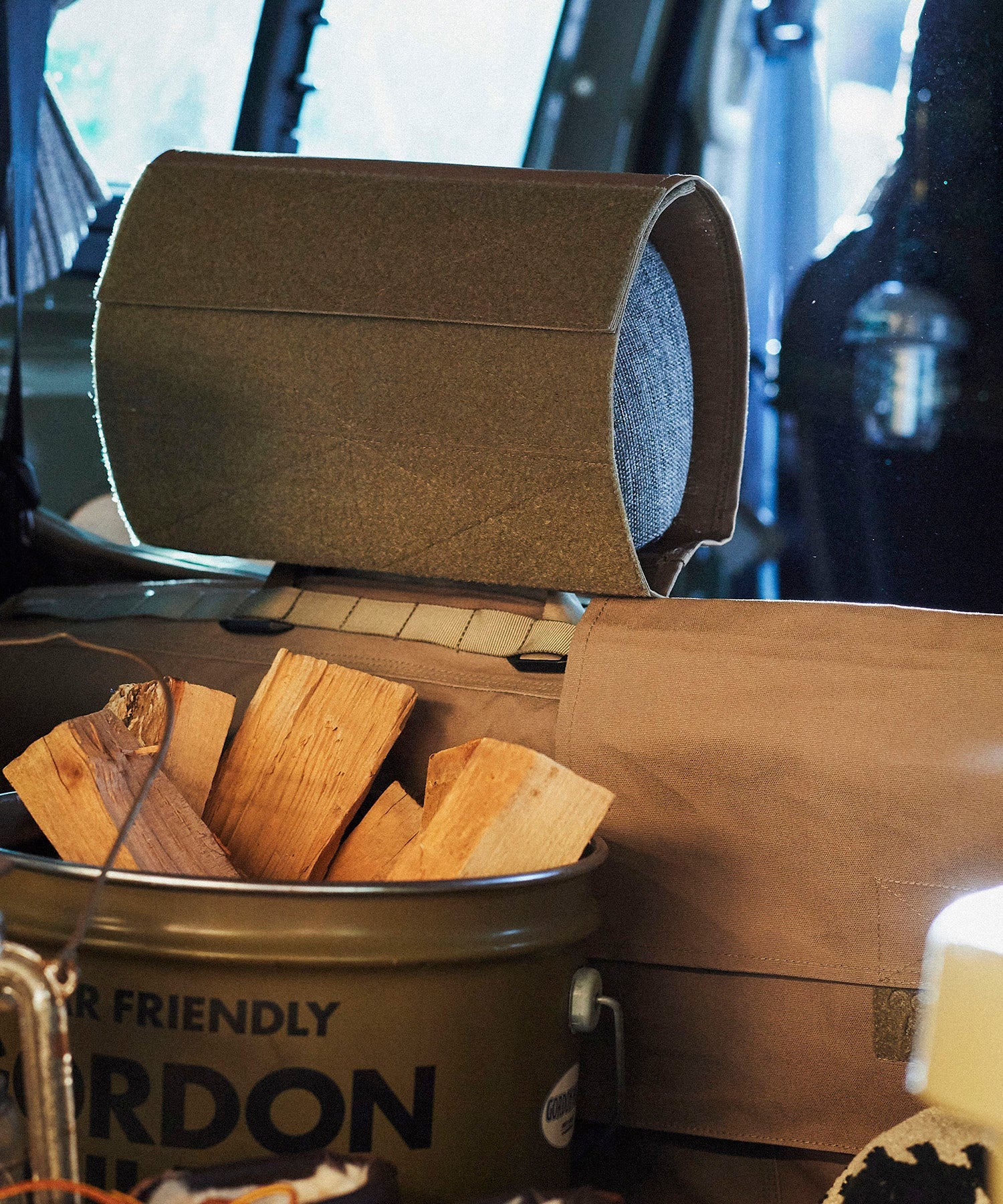 おしゃれ おすすめ カー用品 車 かけるだけ キャンバス 防水 汎用 ラゲッジシート