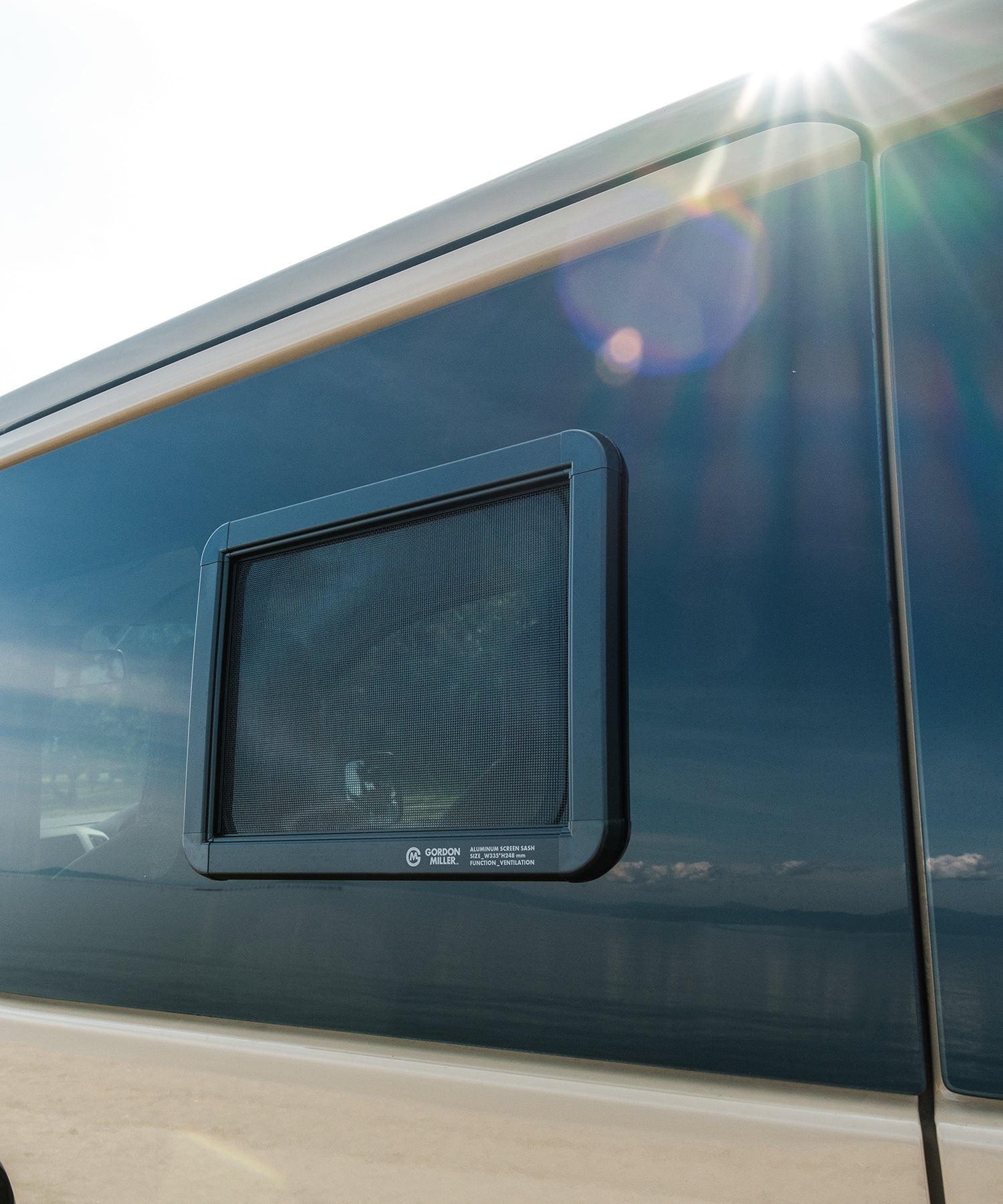 おしゃれ おすすめ カー用品 網戸 アルミ スクリーン サッシ NV200 カスタム