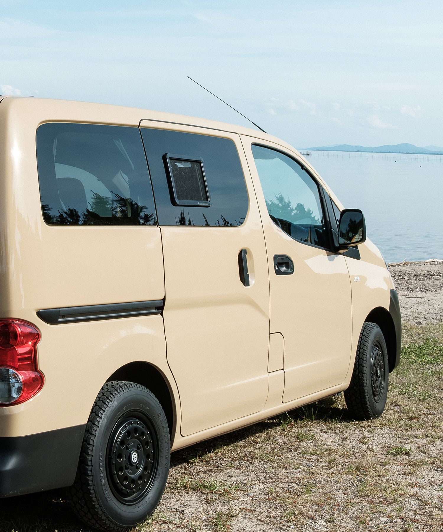 おしゃれ おすすめ カー用品 網戸 アルミ スクリーン サッシ NV200 カスタム