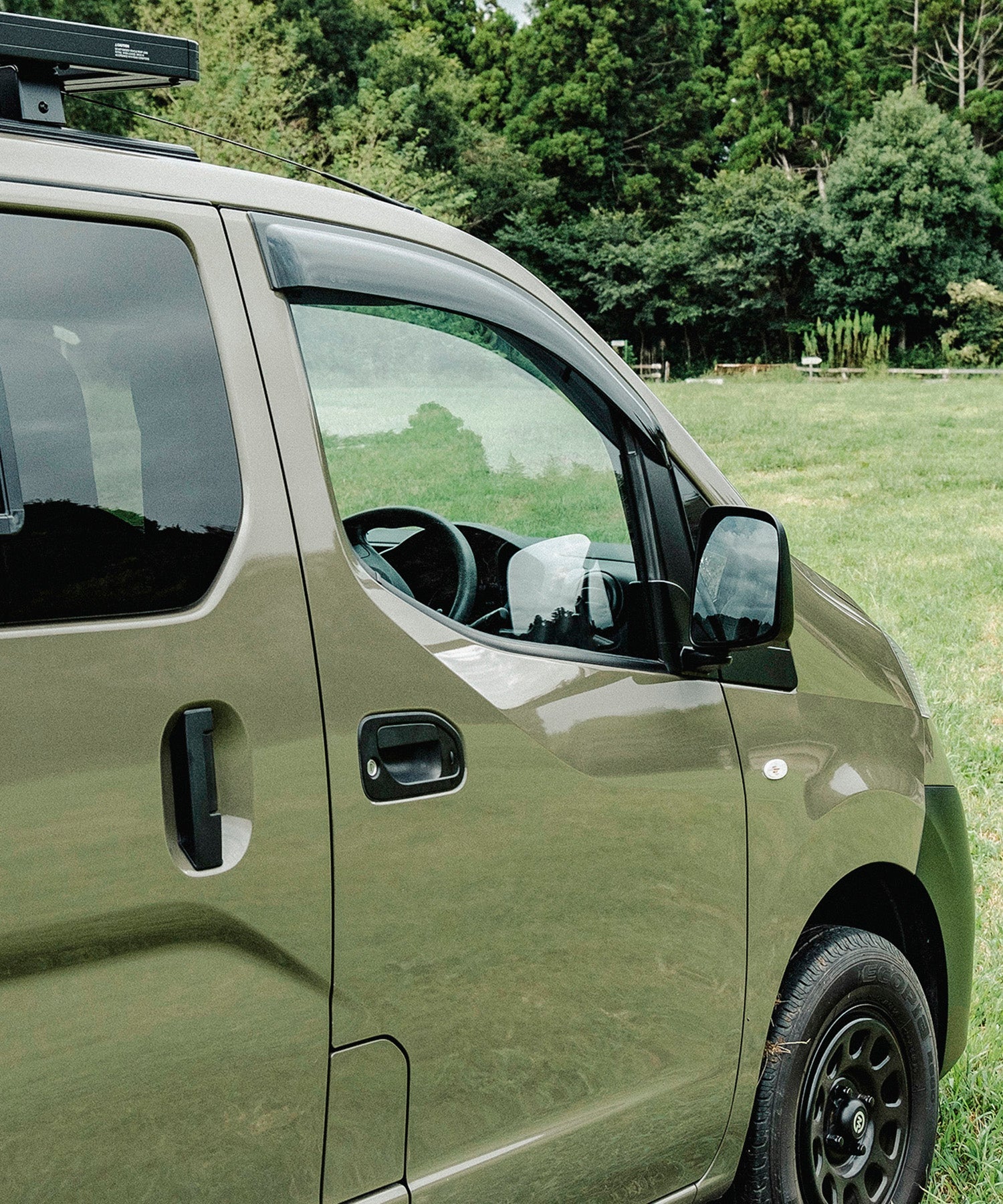 おしゃれ おすすめ カー用品 サイドバイザー NV200 カスタム オートバックス