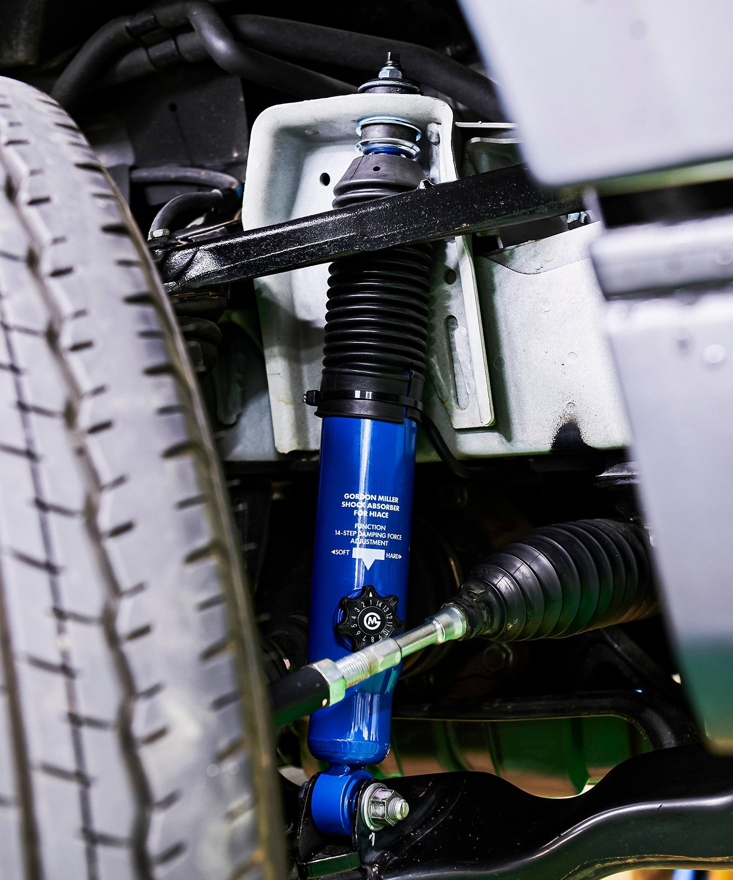 おしゃれ おすすめ カー用品 ショックアブソーバ セット ハイエース カスタム