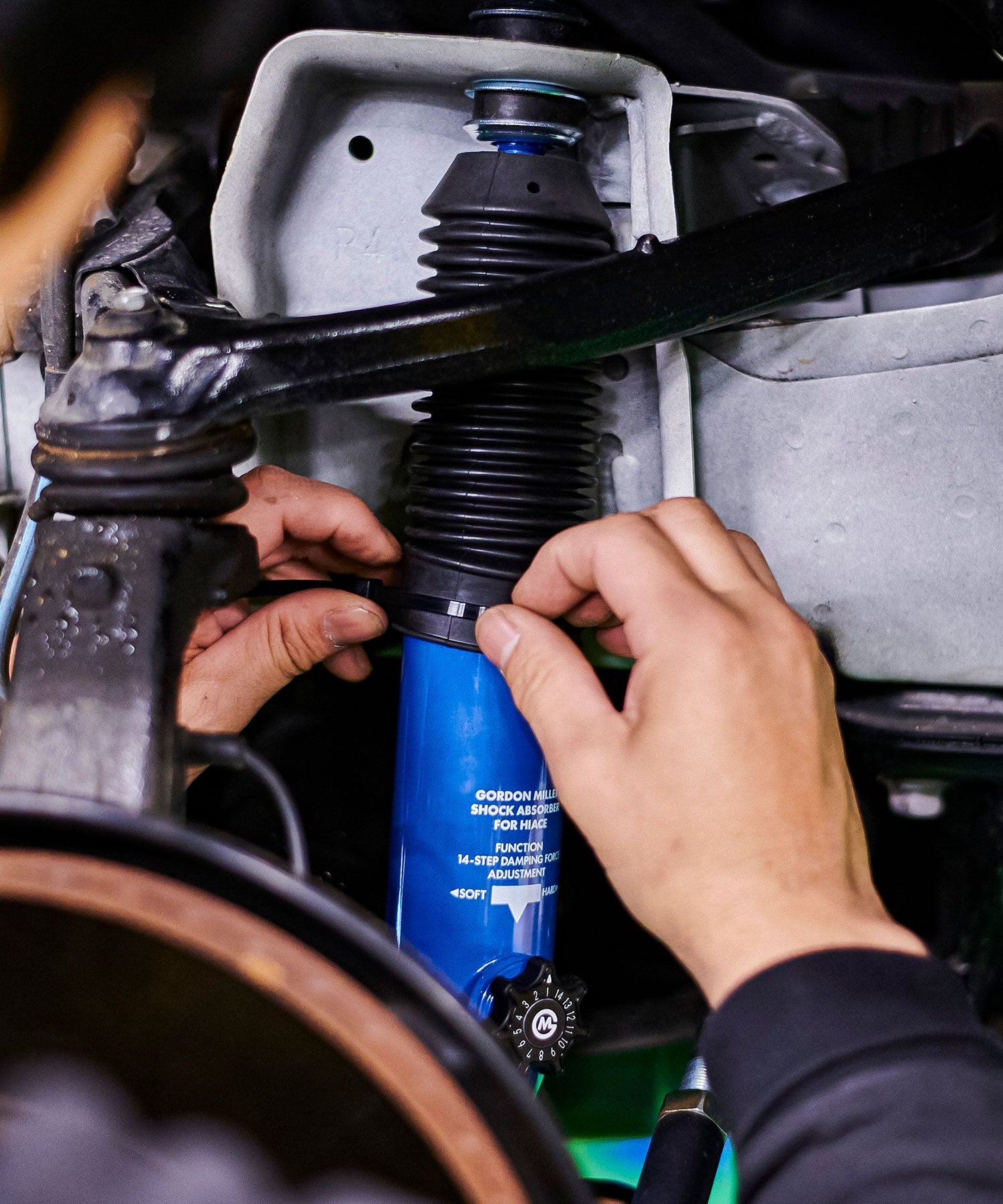 おしゃれ おすすめ カー用品 ショックアブソーバ セット ハイエース カスタム