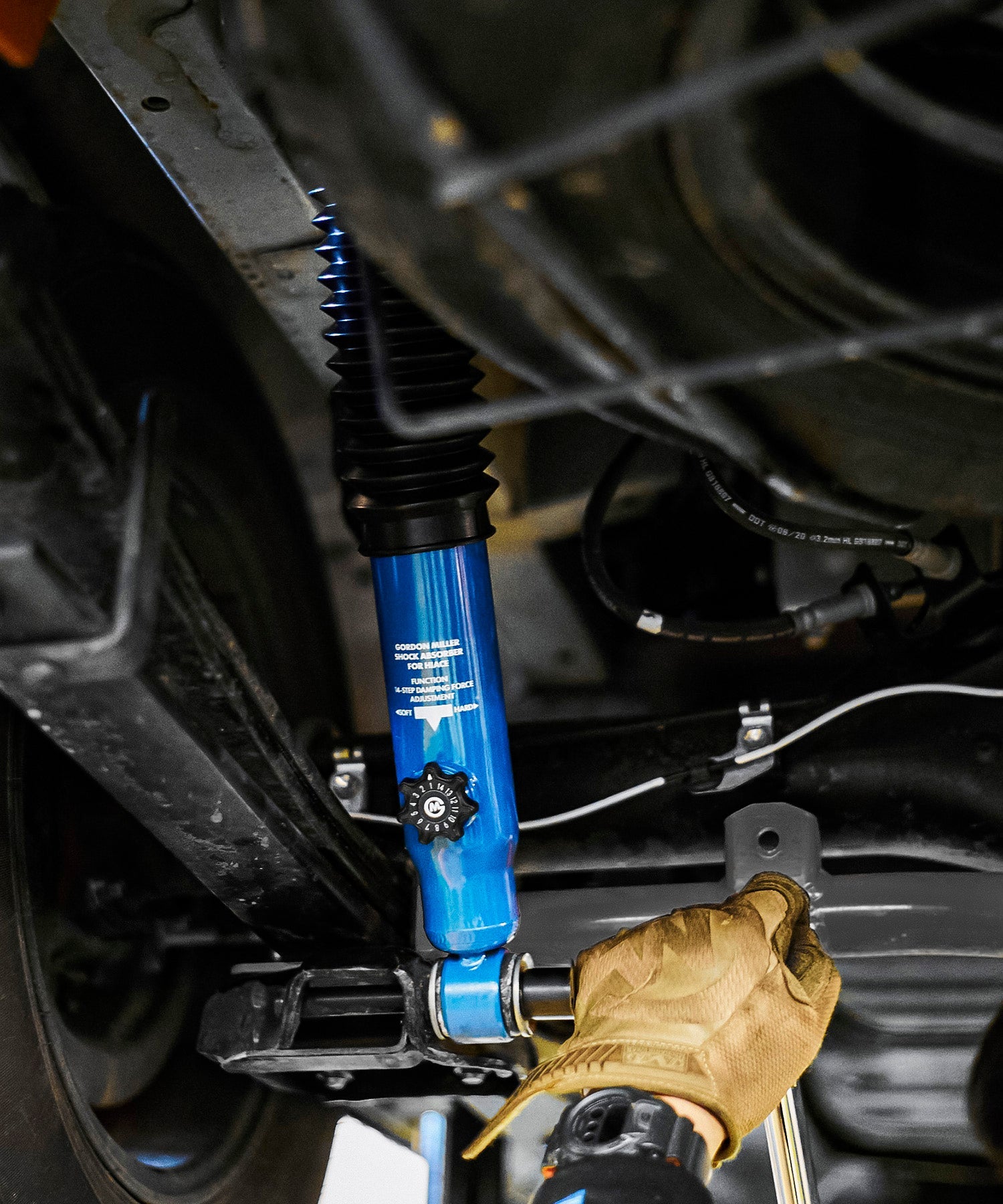 おしゃれ おすすめ カー用品 ショックアブソーバ セット ハイエース カスタム