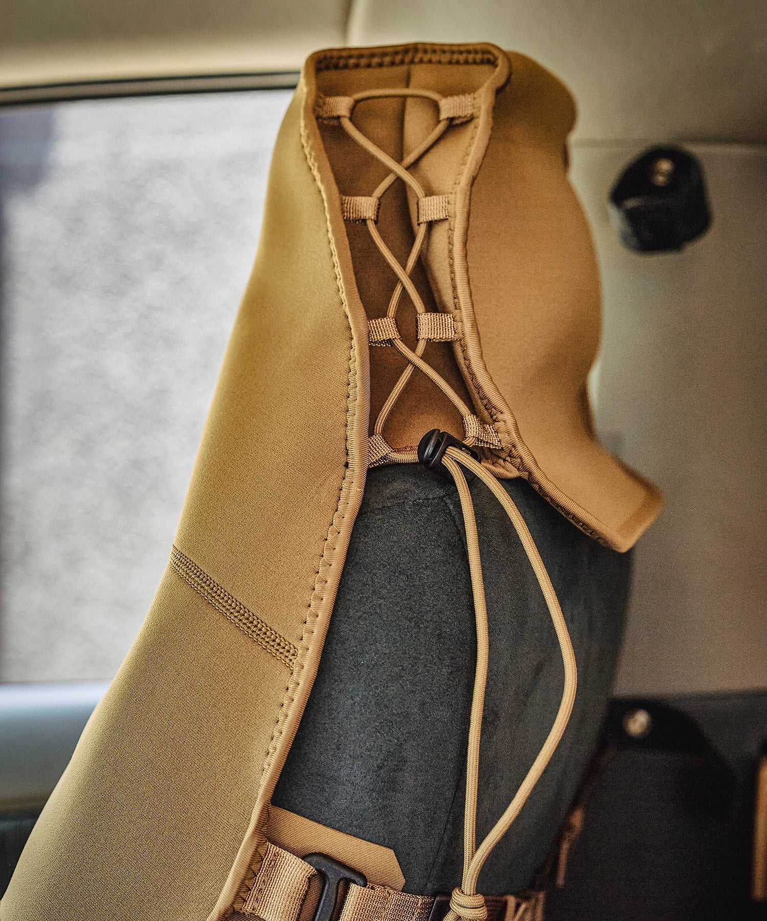 おしゃれ おすすめ カー用品 車 かけるだけ SBR 防水 汎用 フロント シートカバー