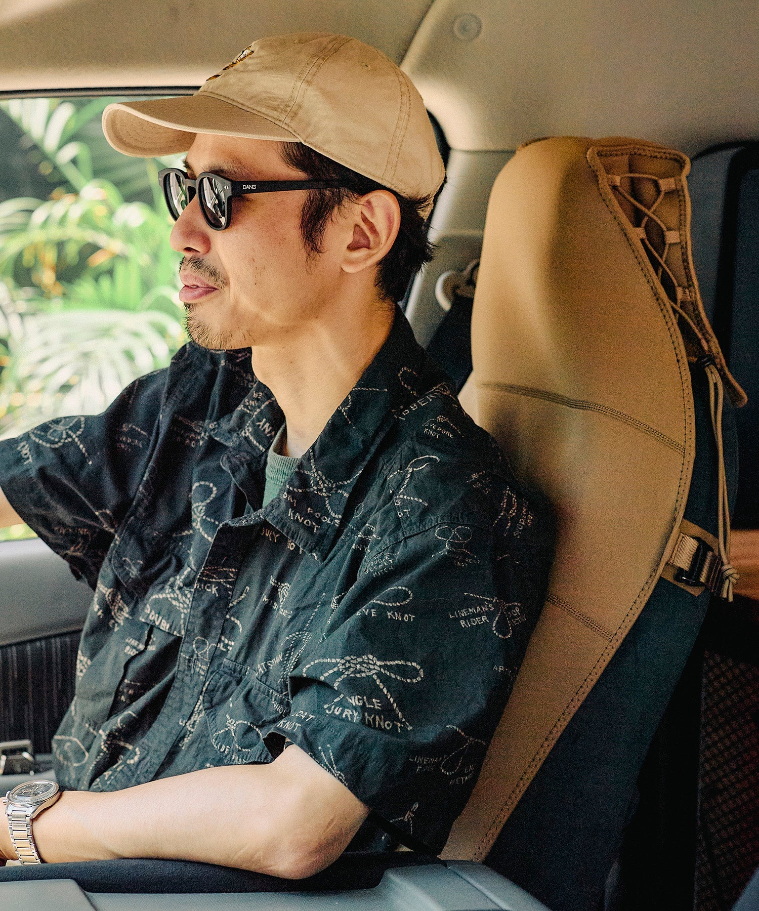 おしゃれ おすすめ カー用品 車 かけるだけ SBR 防水 汎用 フロント シートカバー