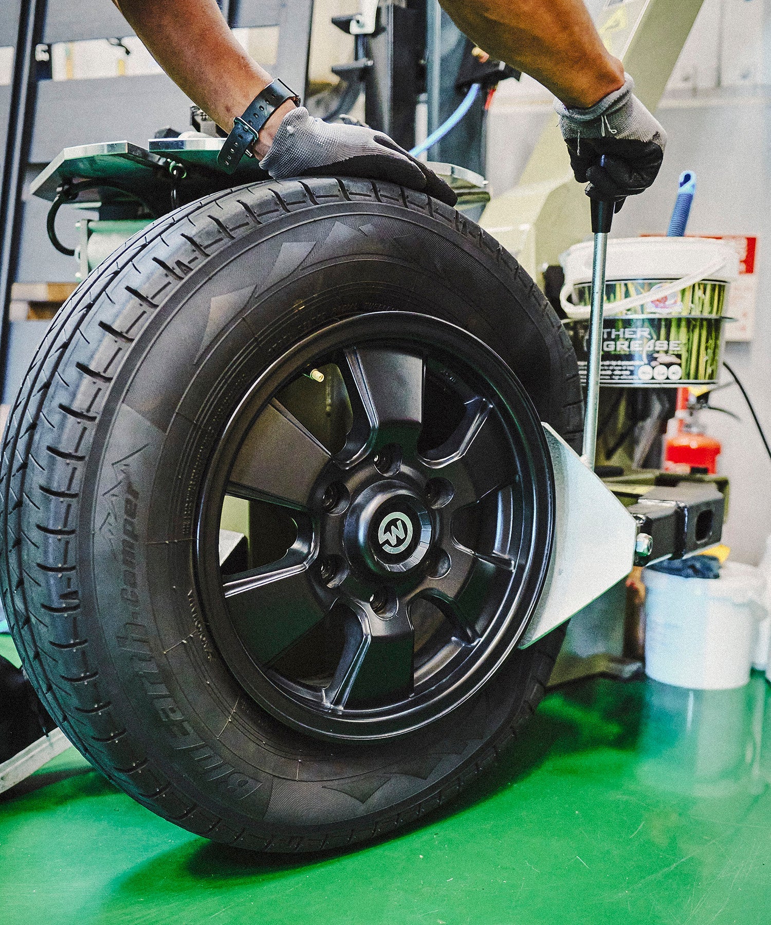 おしゃれ おすすめ カー用品 ホイール 4本セット ハイエース カスタム