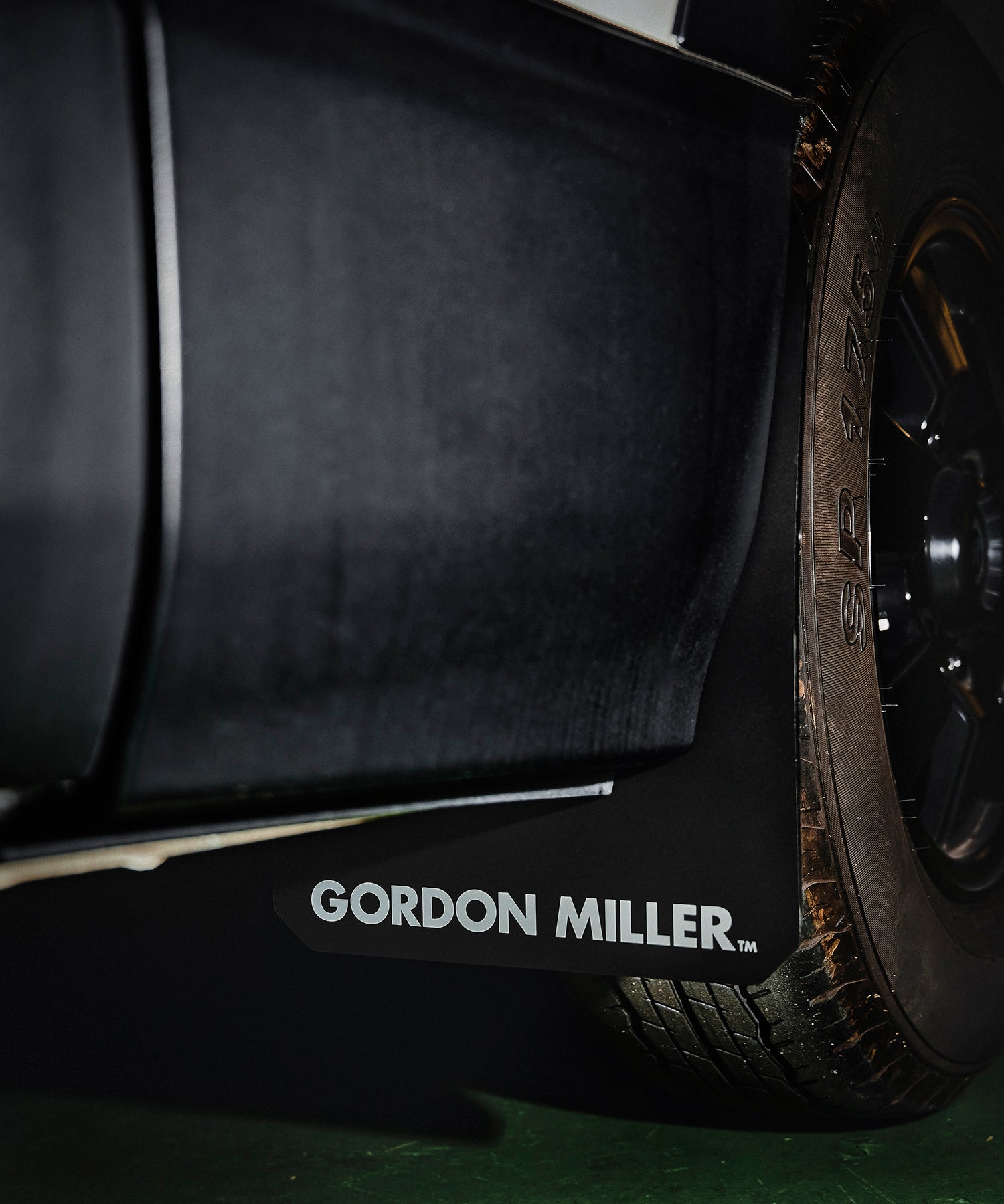 おしゃれ おすすめ カー用品 泥除け マッド フラップ ハイエース 便利グッズ