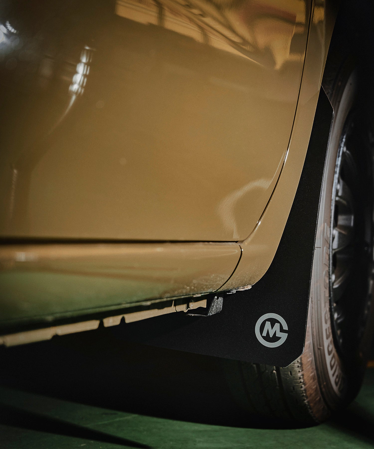 おしゃれ おすすめ カー用品 泥除け マッド フラップ NV200 便利グッズ