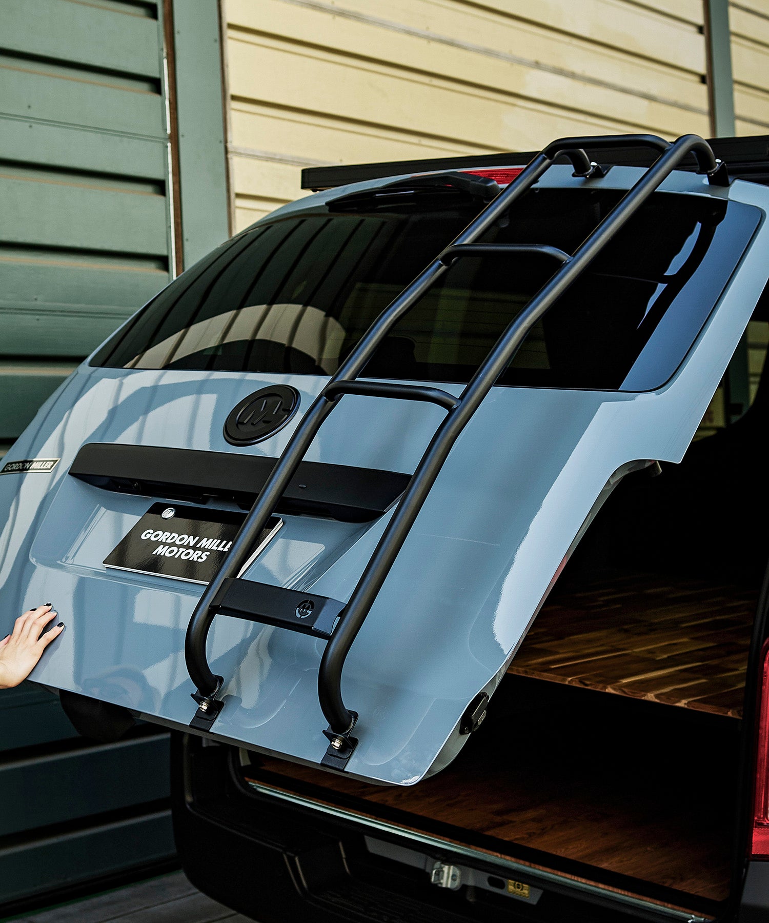 おしゃれ おすすめ カー用品 キャラバン用 リアラダー 便利グッズ オートバックス