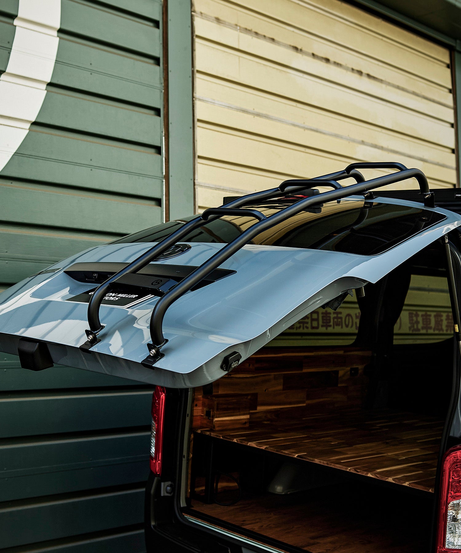 おしゃれ おすすめ カー用品 キャラバン用 リアラダー 便利グッズ オートバックス