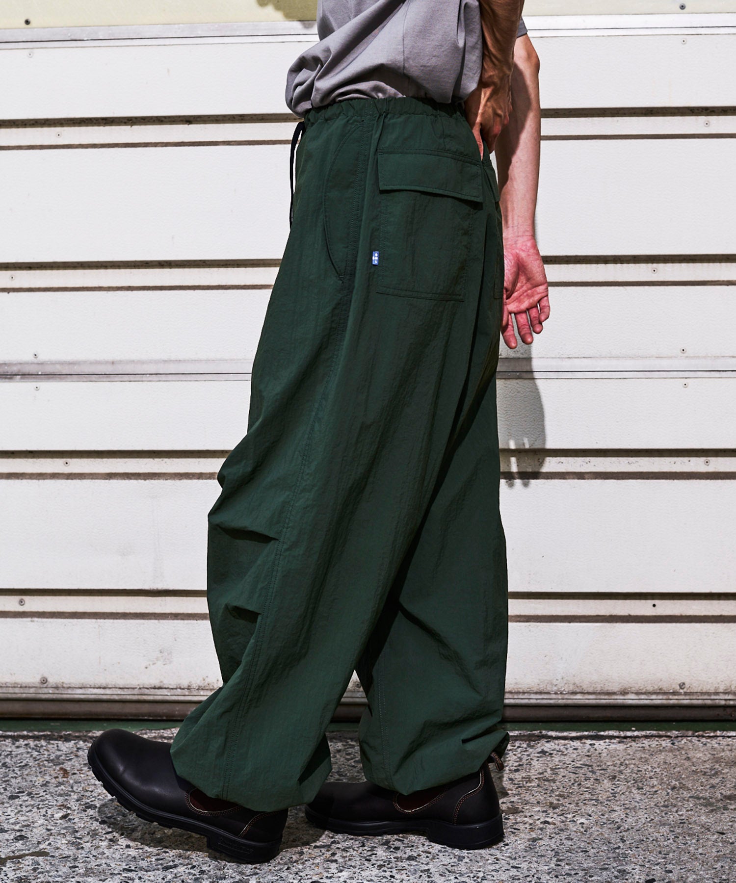 おしゃれ おすすめ ワークウェア ライト テック パラシュート パンツ 速乾 ドライ 軽量