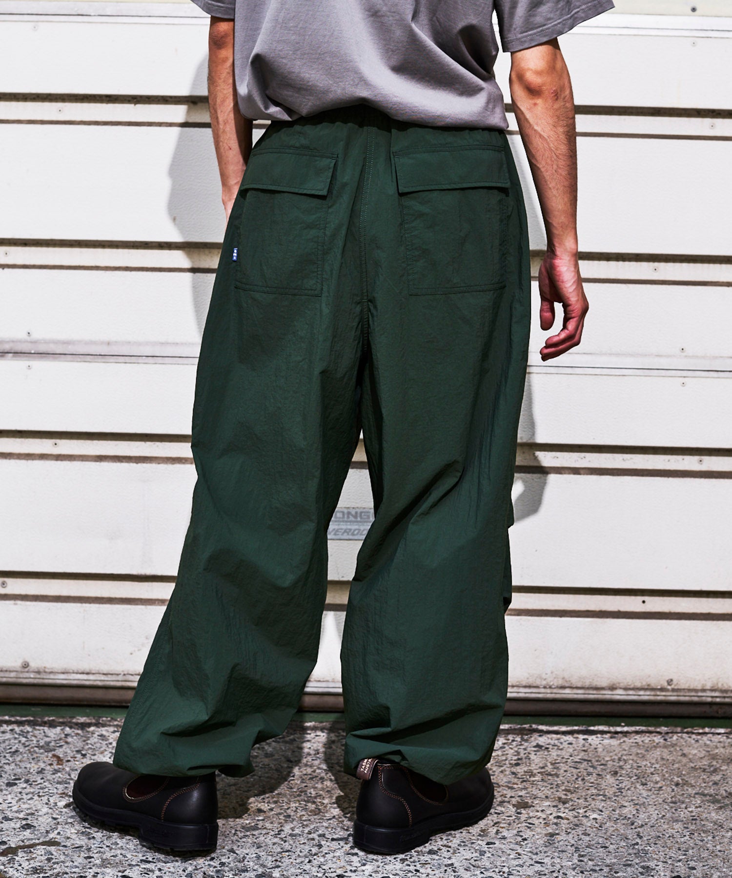 おしゃれ おすすめ ワークウェア ライト テック パラシュート パンツ 速乾 ドライ 軽量