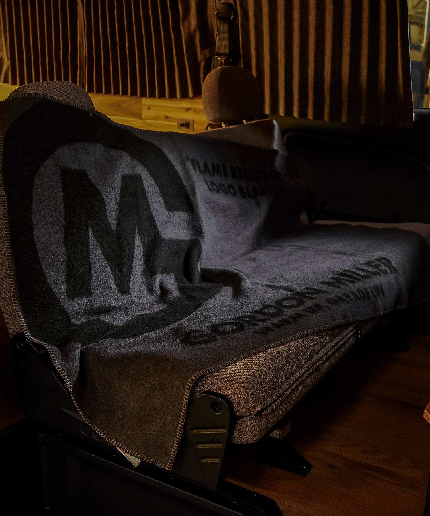 おすすめ ナンガ コラボ 防炎機能 難燃ブランケット 車中泊 キャンプ アウトドア