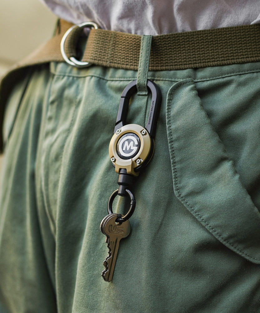 おしゃれ おすすめ マグネット内蔵 カラビナ付き コード リール キーホルダー