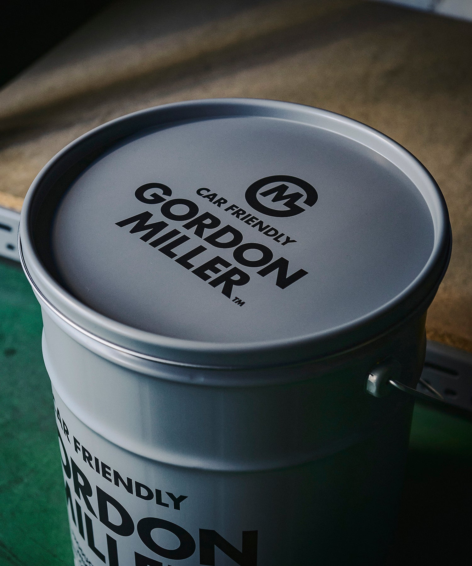 ペール缶 収納型スツール 20L – GORDON MILLER