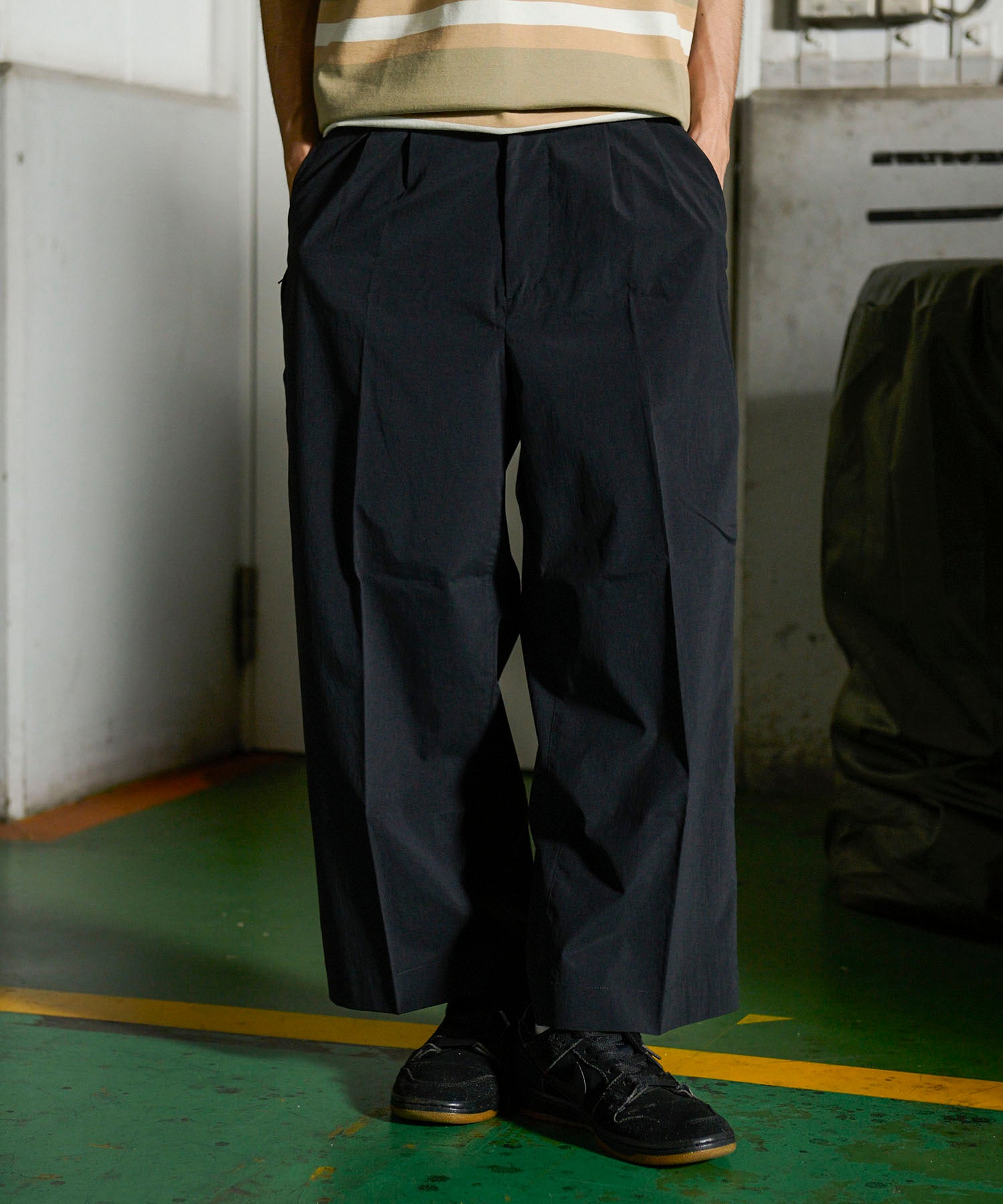 撥水 タイプライター 2タック クロップド ワイド パンツ – GORDON MILLER