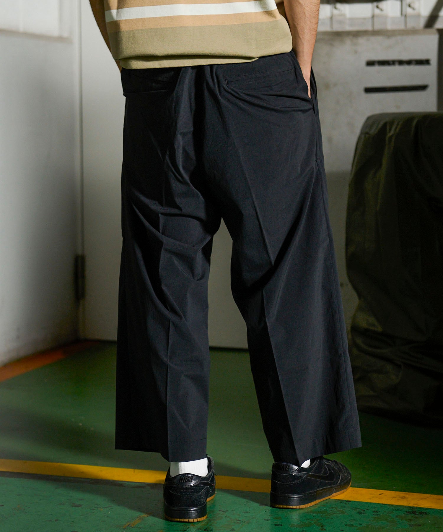 撥水 タイプライター 2タック クロップド ワイド パンツ – GORDON MILLER