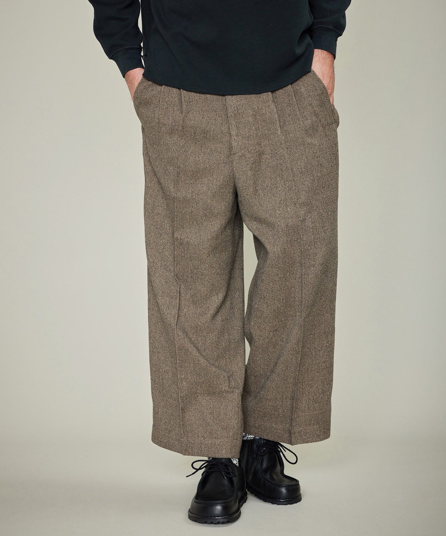 コロニークロージング WILLIAM HALSTED TROUSERS グレー COLONY CLOTHING 日本 オンラインショップ – colonyclothing.jp