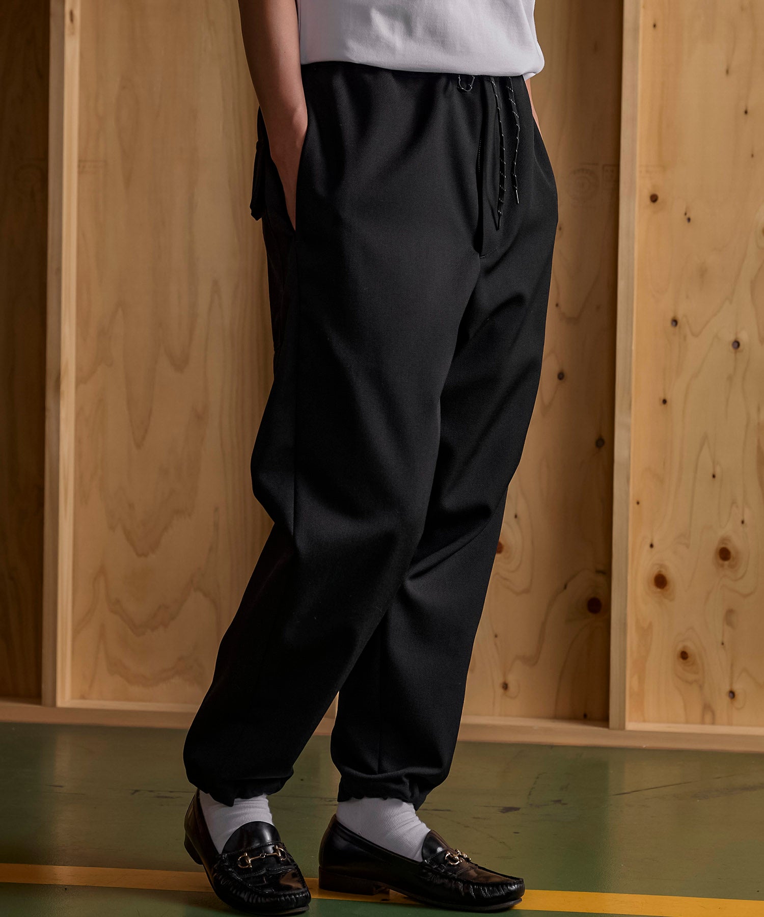 ジャックミラー　シームレスライフ　アパレル　ワークウェア　シンプル　ファッション　おすすめ　おしゃれ　JML　パンツ　ジェンダーレス　ウール　冬　ドロスト　