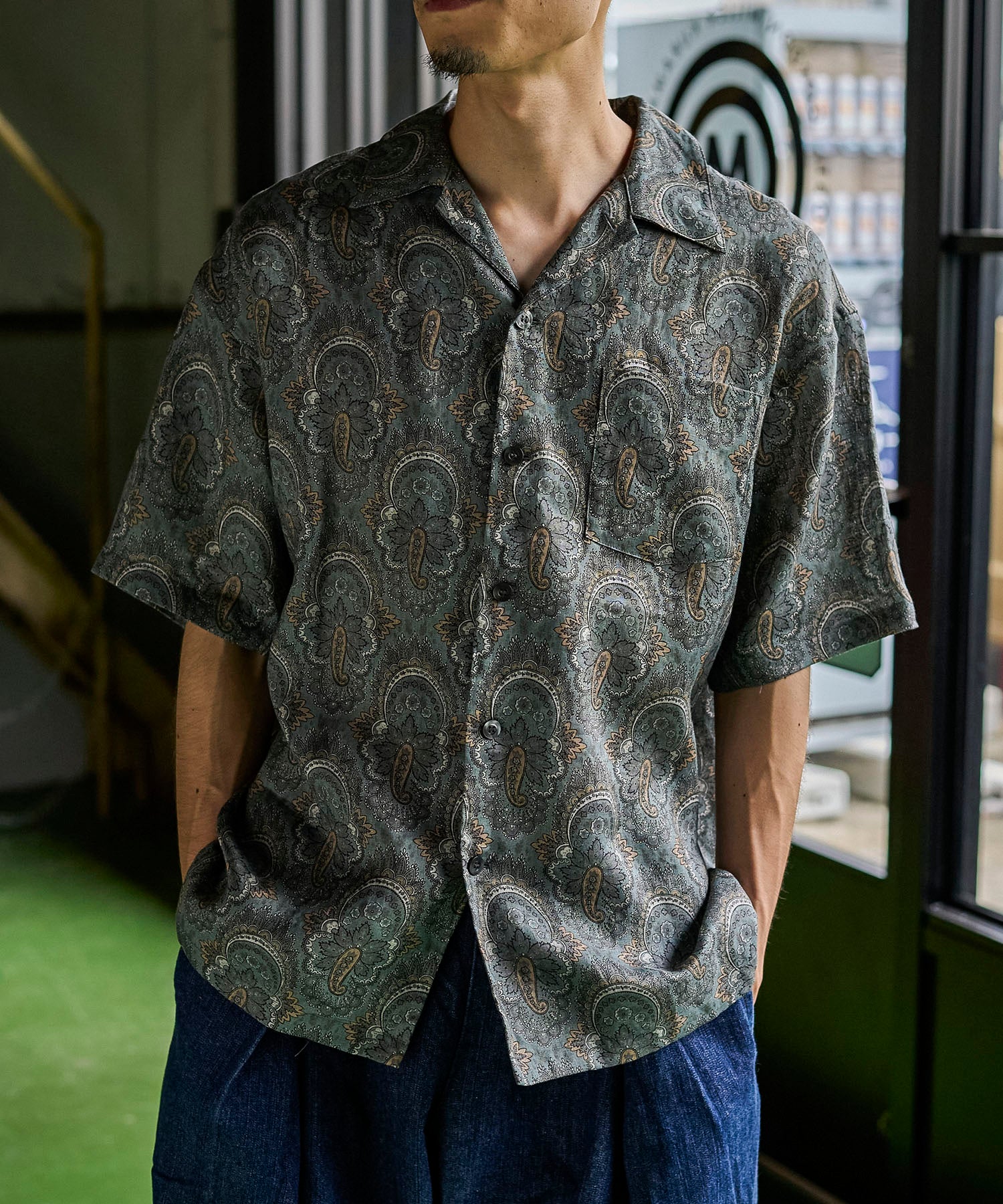 01713596-3.jpg?v=1752133007&