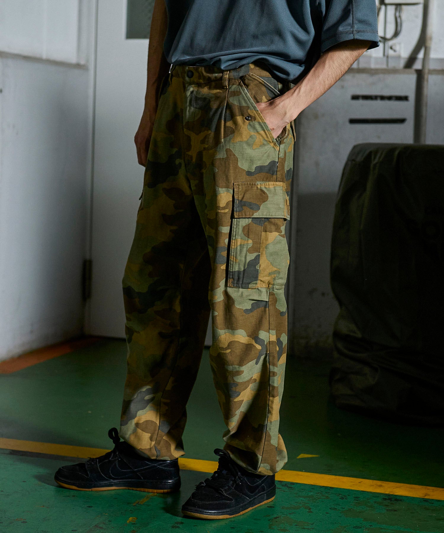 バックサテン ガレージ カーゴパンツ – GORDON MILLER