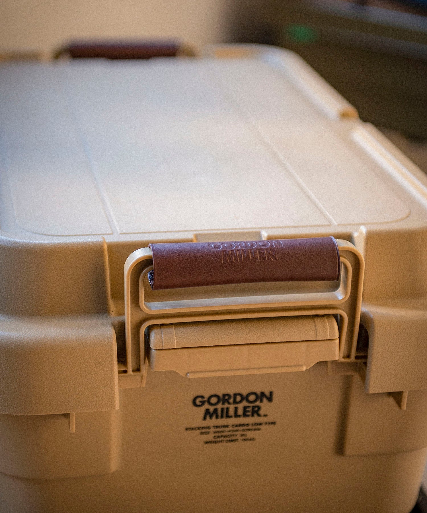 レザーカーゴグリップカバー – GORDON MILLER