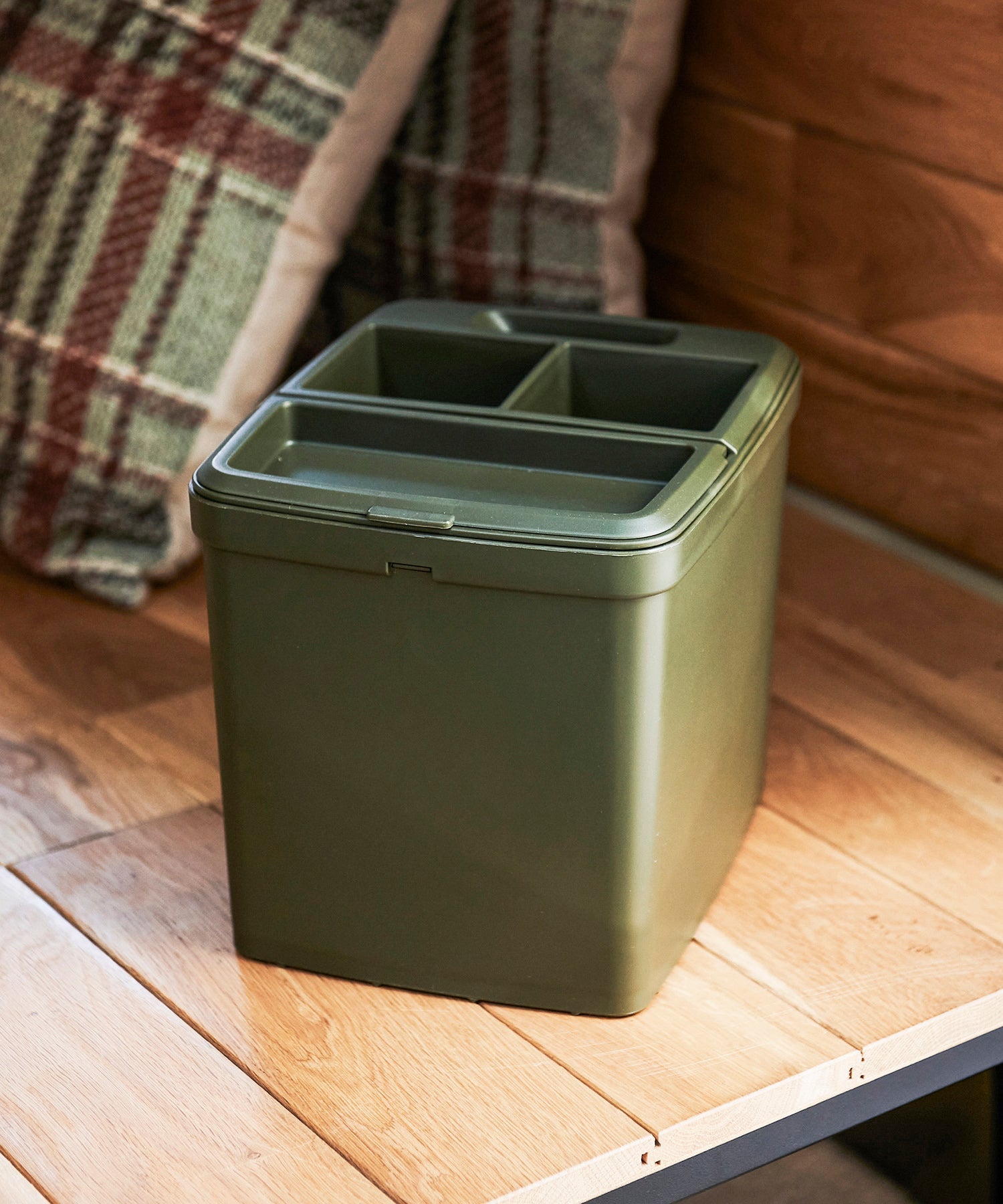 ドリンクホルダー付きダストボックス – GORDON MILLER