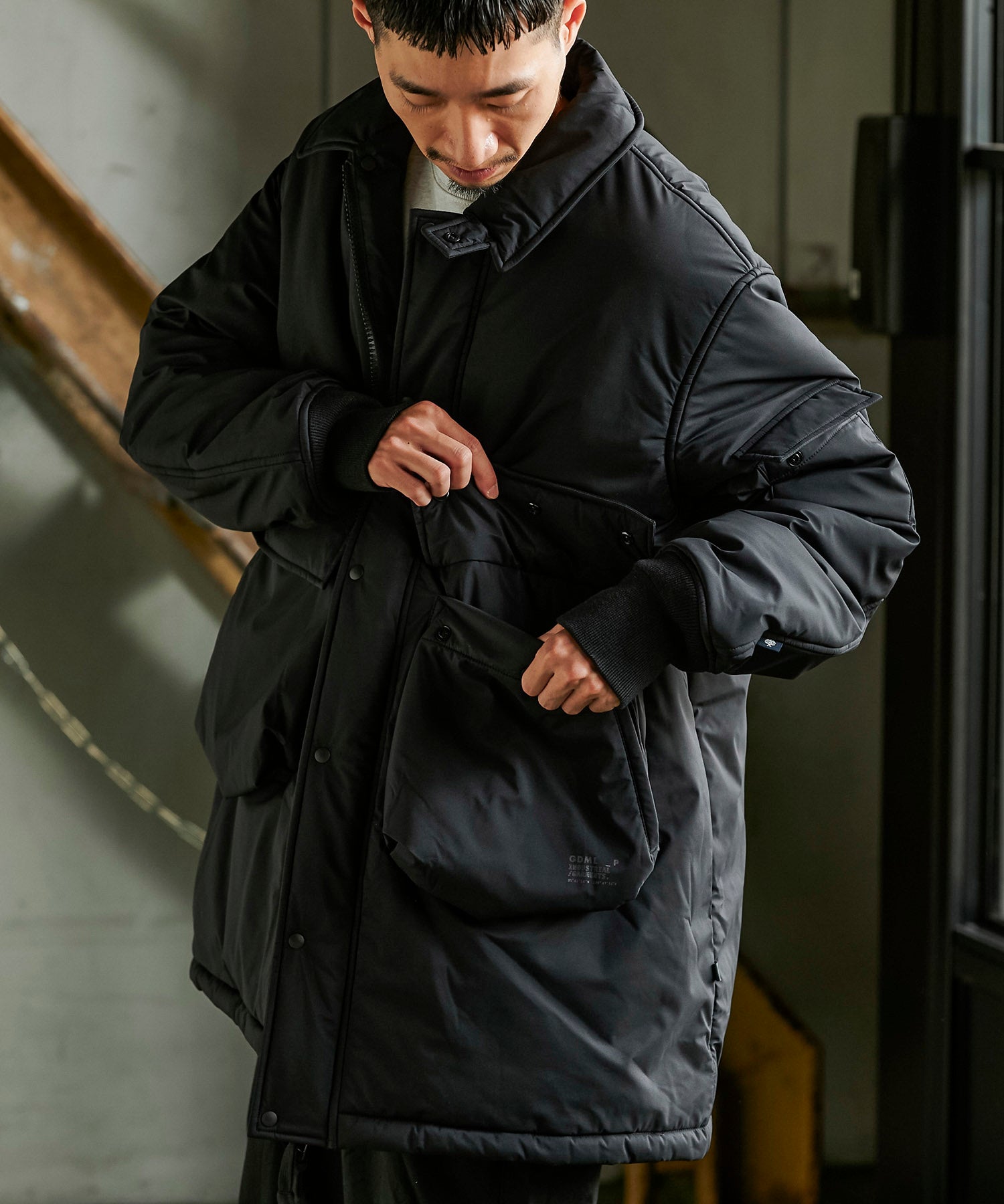 アパレル　ワークウェア　おすすめ　おしゃれ　人気　ブランド　ファッション　メンズ　　アウター　 ジャケット　 3レイヤー　 パデットコート　軽量　 防水　 透湿