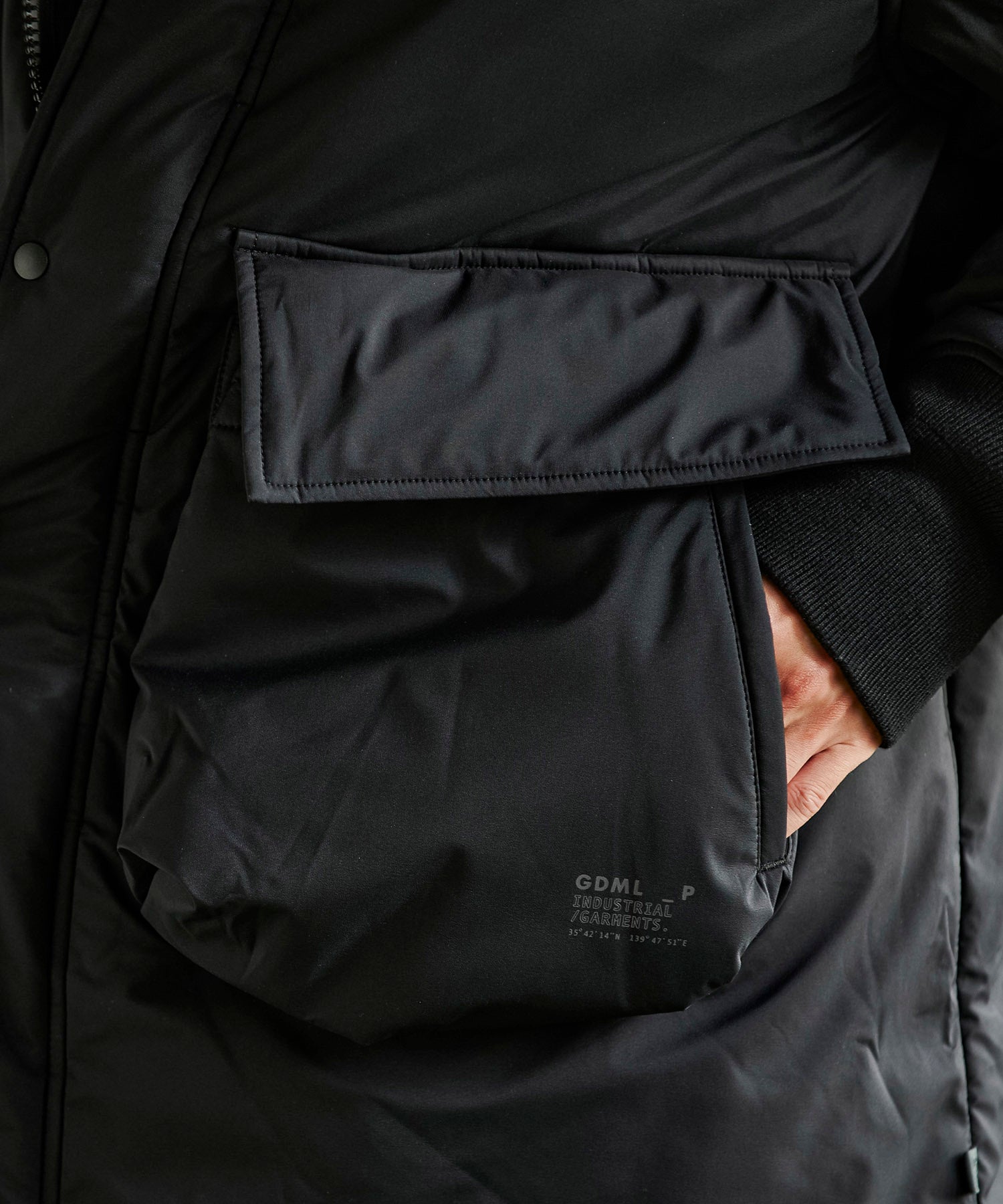 アパレル　ワークウェア　おすすめ　おしゃれ　人気　ブランド　ファッション　メンズ　　アウター　 ジャケット　 3レイヤー　 パデットコート　軽量　 防水　 透湿